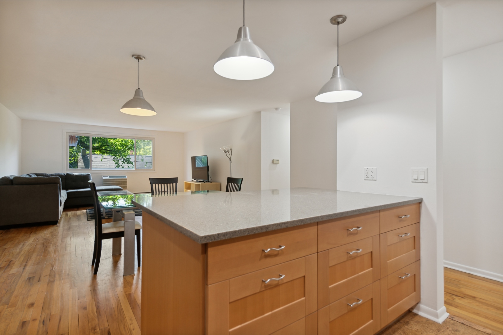 1234 Elmwood Avenue Unit: 3D