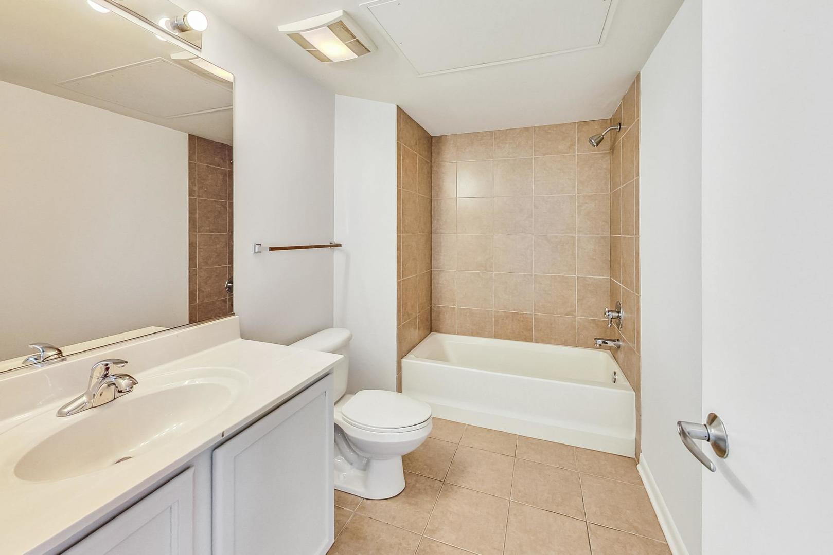 1550 S Blue Island Avenue Unit: 715