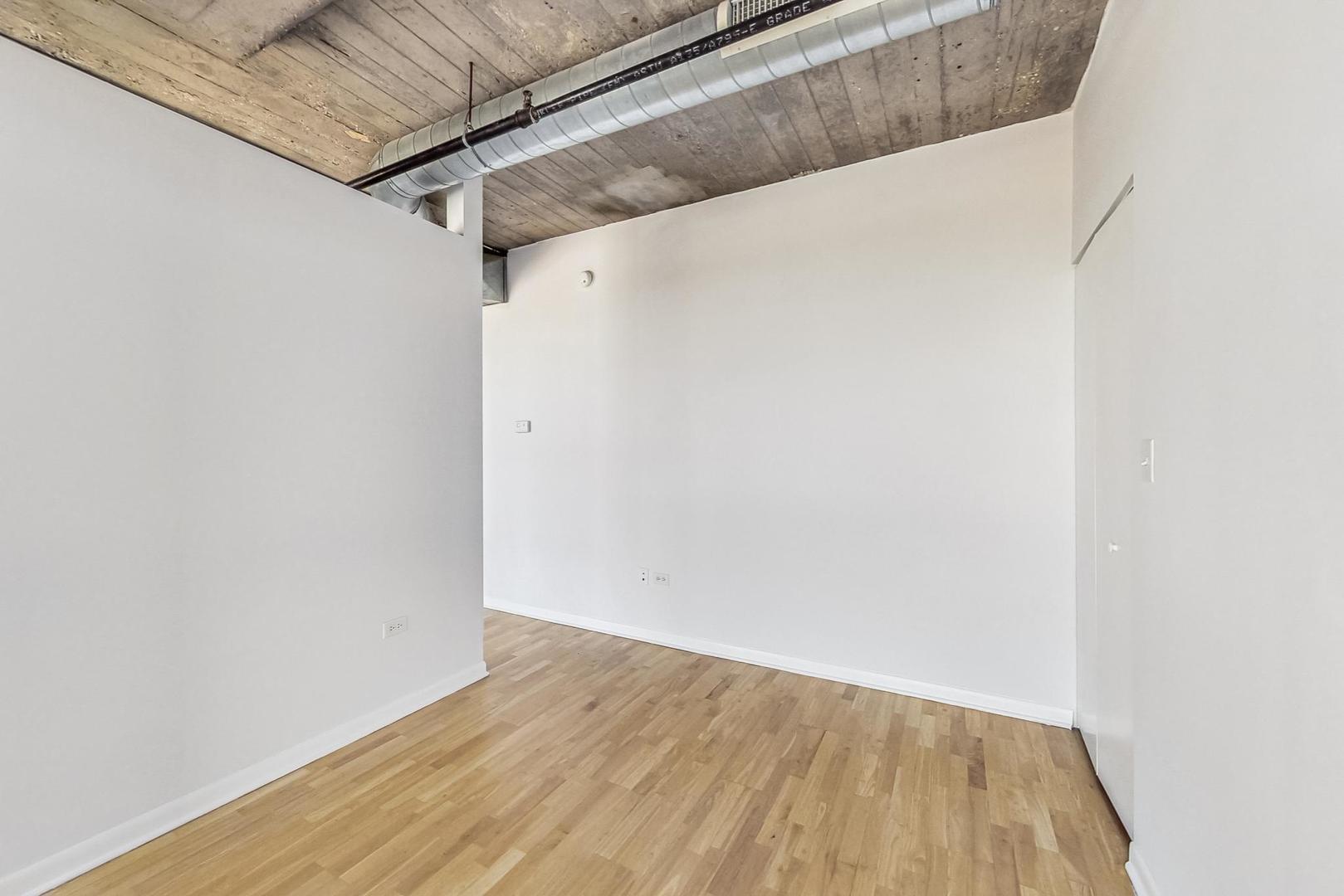 1550 S Blue Island Avenue Unit: 715