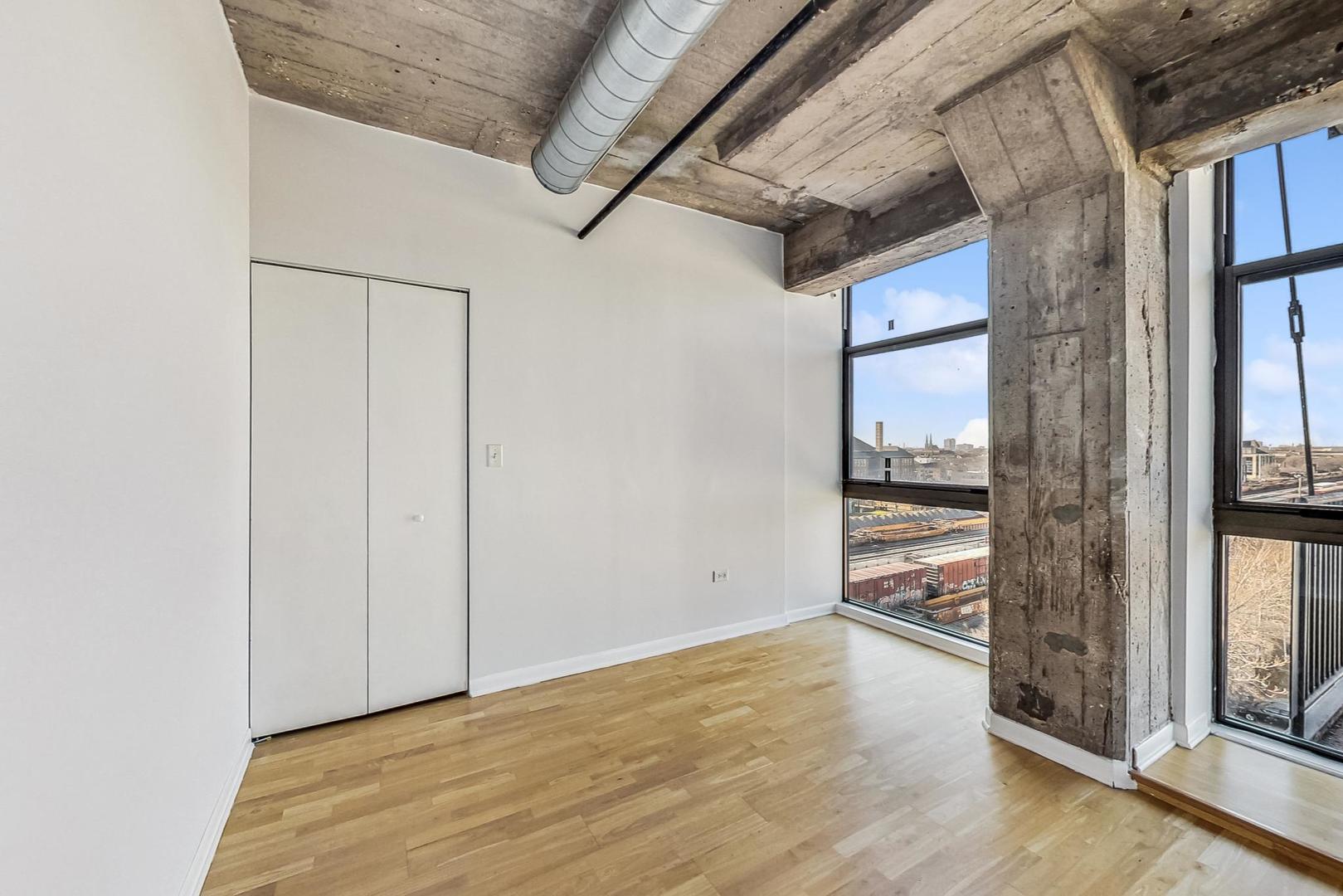 1550 S Blue Island Avenue Unit: 715