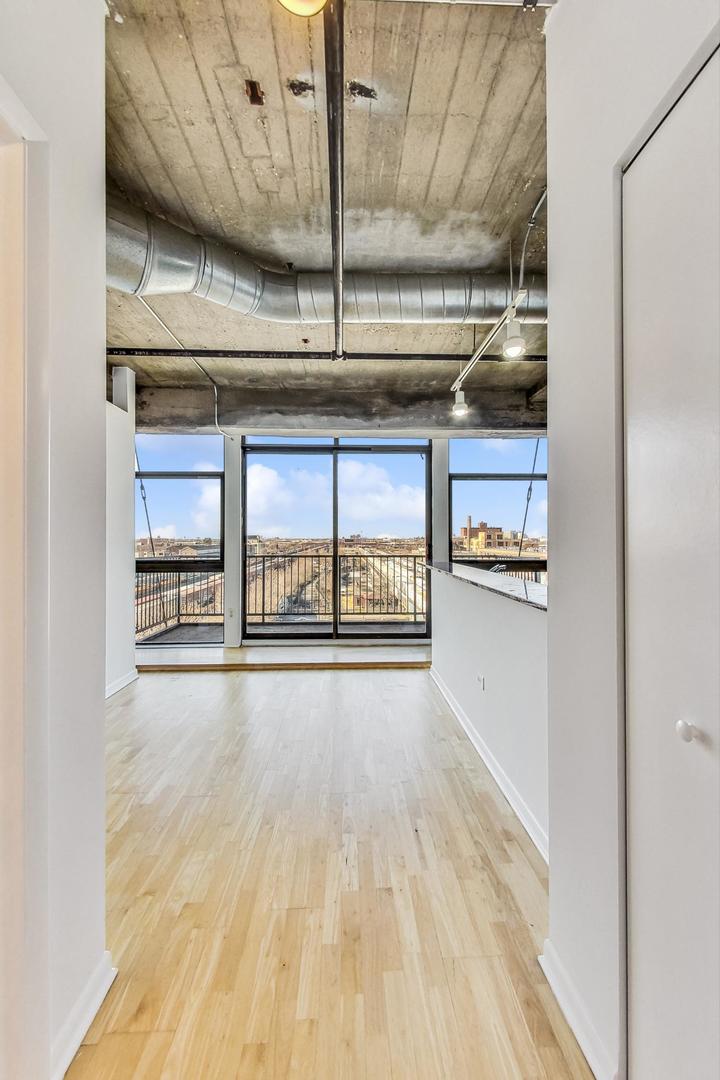 1550 S Blue Island Avenue Unit: 715