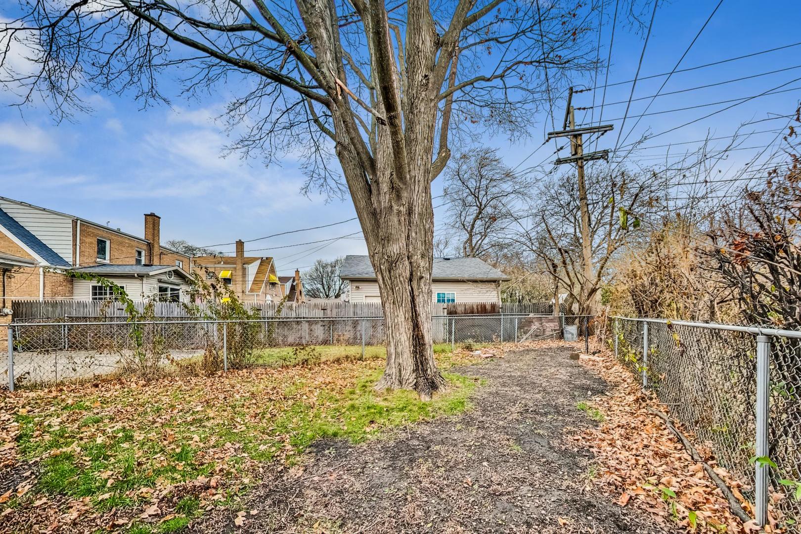 7618 W Monroe Street