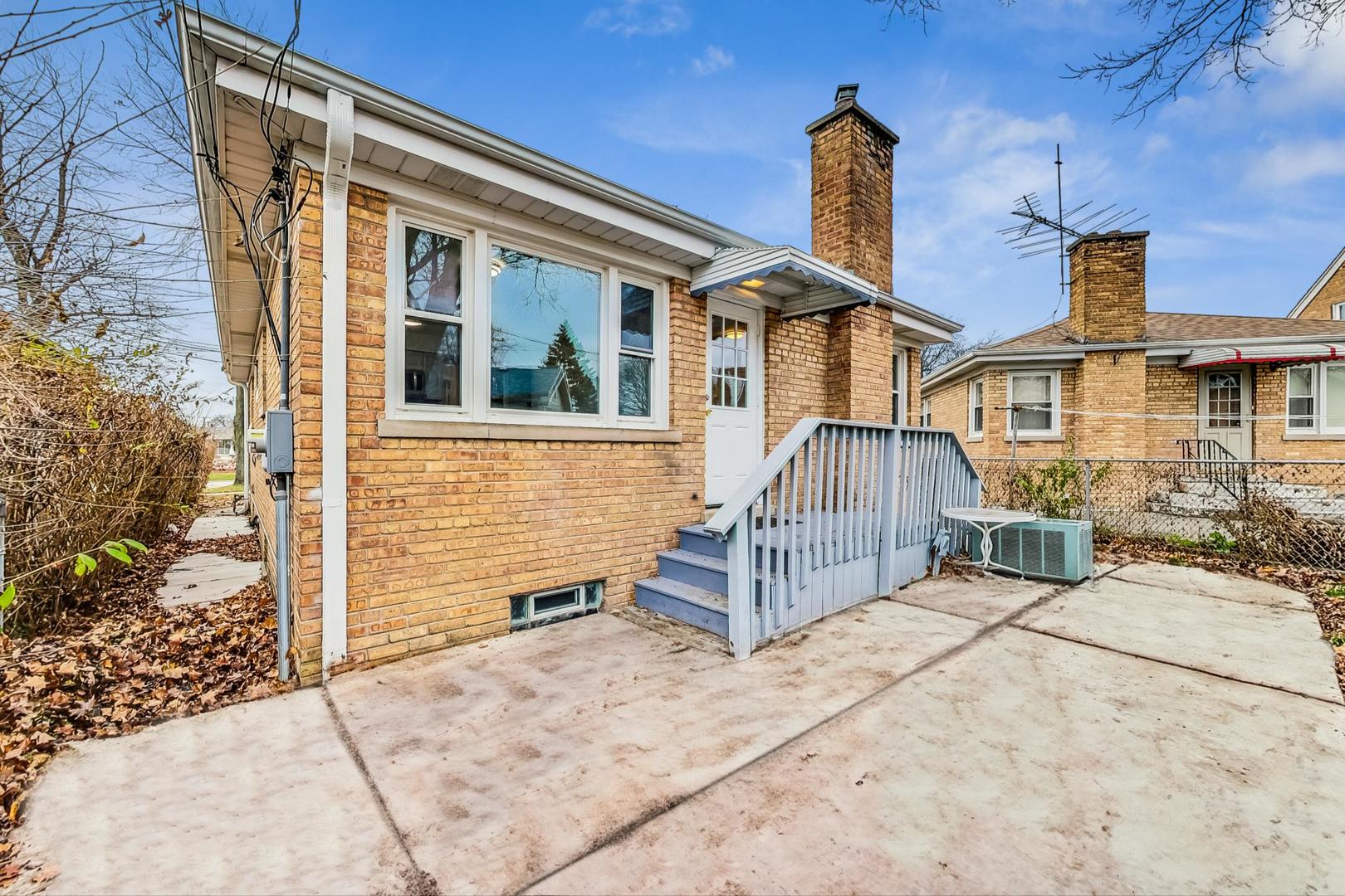 7618 W Monroe Street