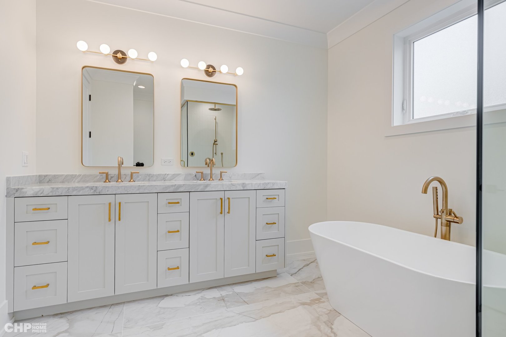 1816 W SUPERIOR Street