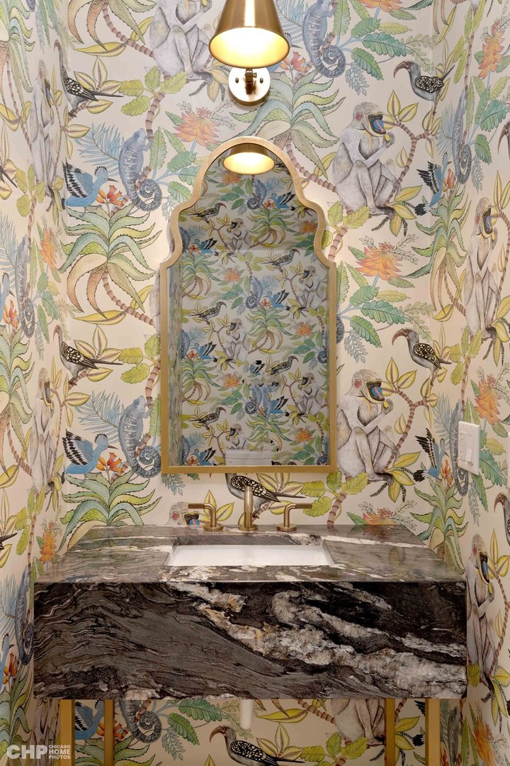 1816 W SUPERIOR Street