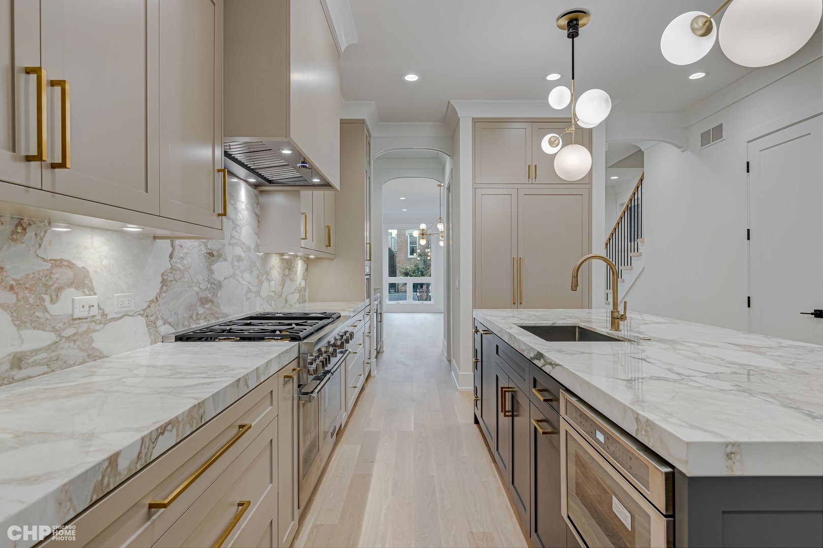 1816 W SUPERIOR Street