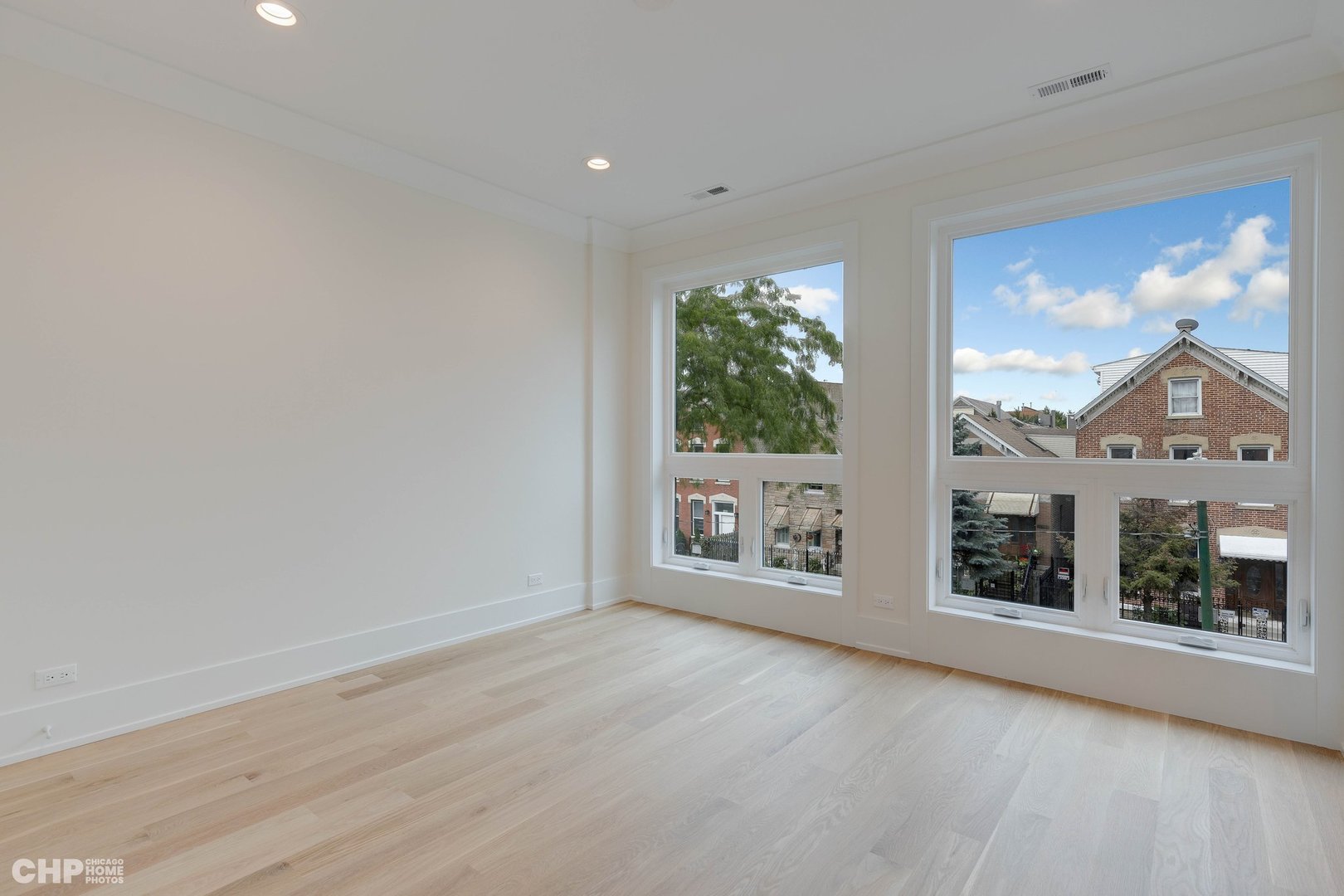 1816 W SUPERIOR Street