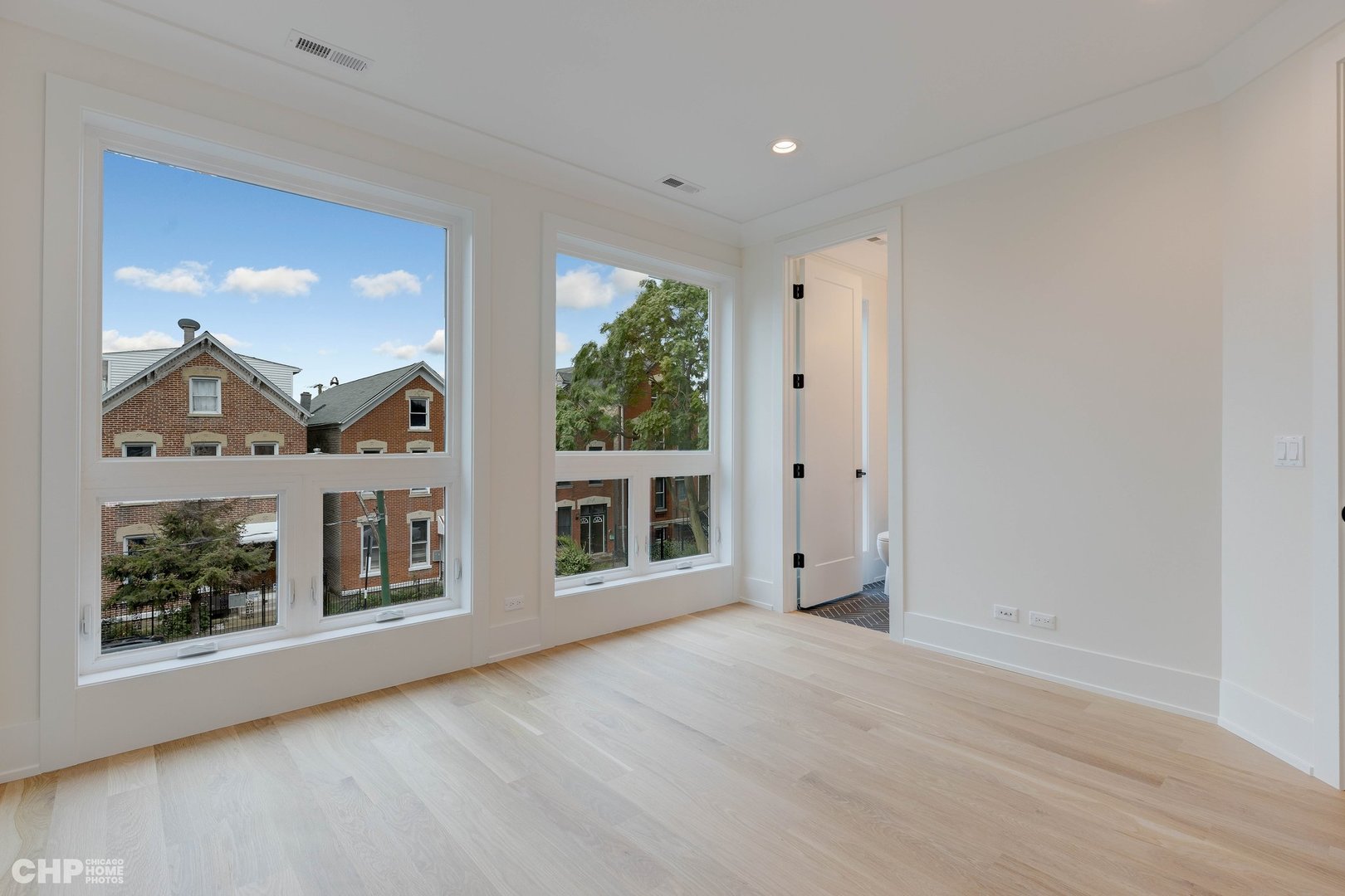 1816 W SUPERIOR Street