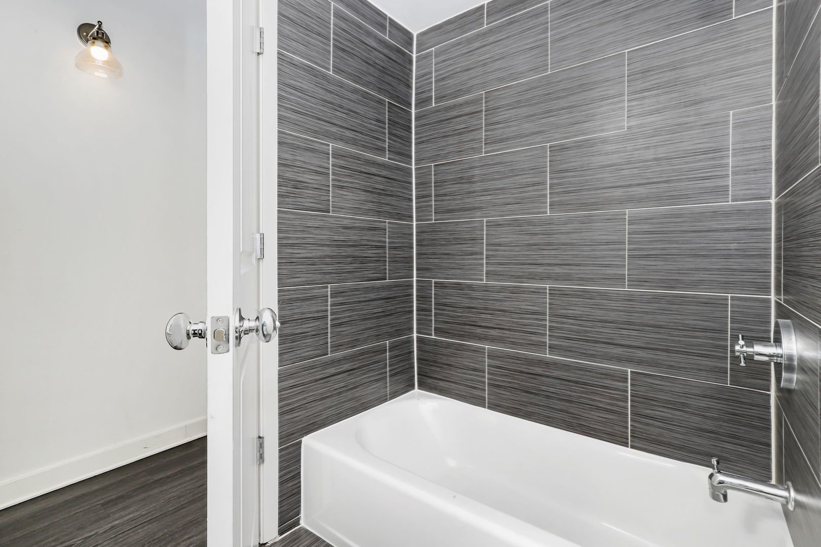 50 E 16th Street Unit: 815