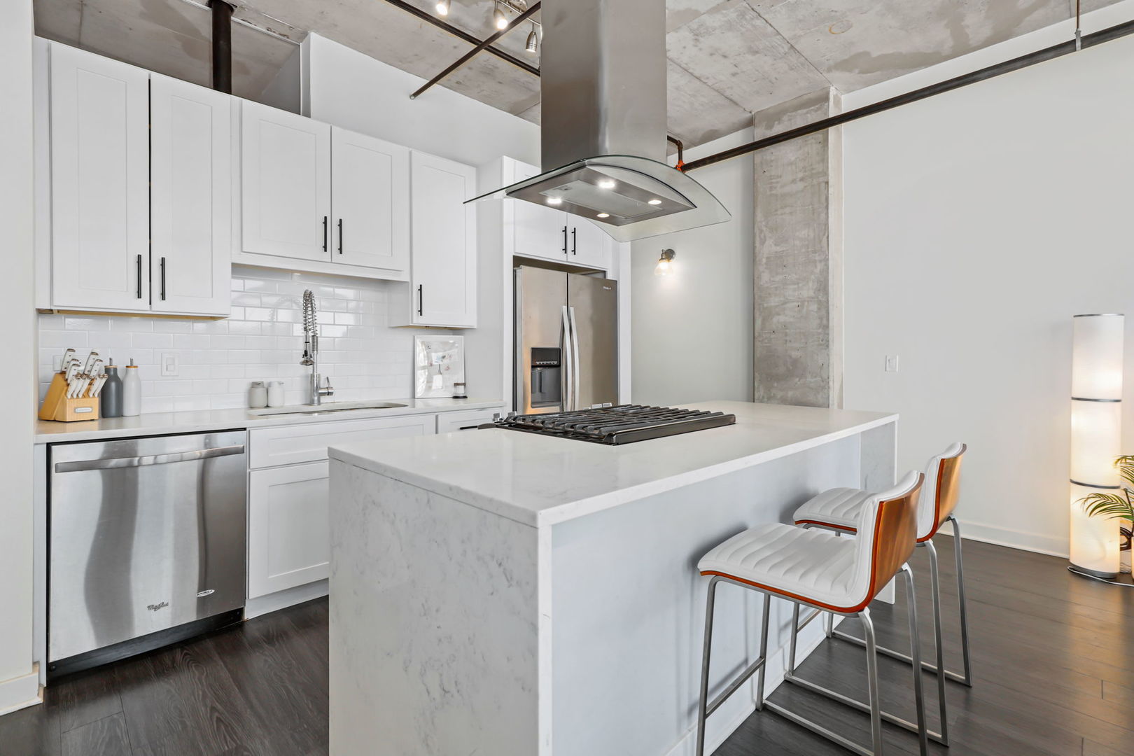 50 E 16th Street Unit: 815