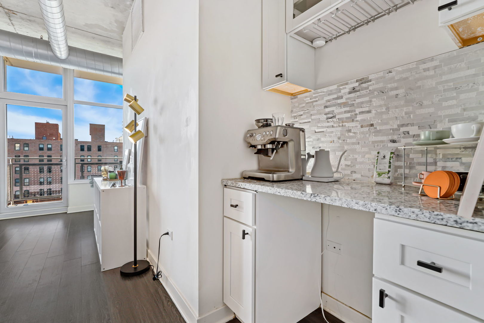 50 E 16th Street Unit: 815