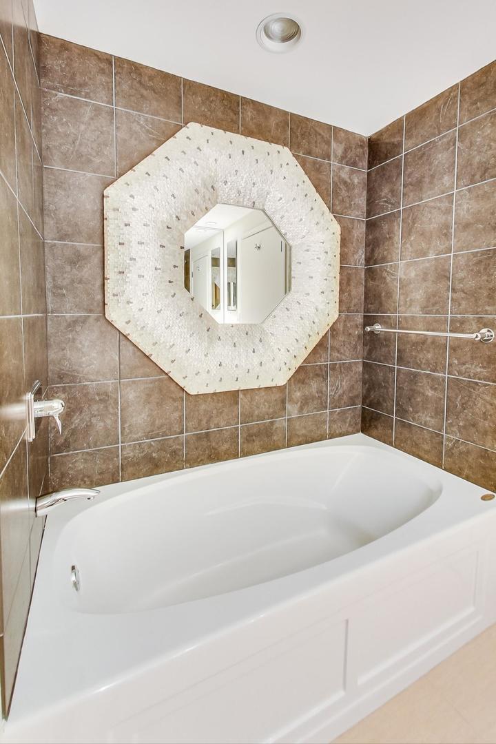 130 N Garland Court Unit: 1303