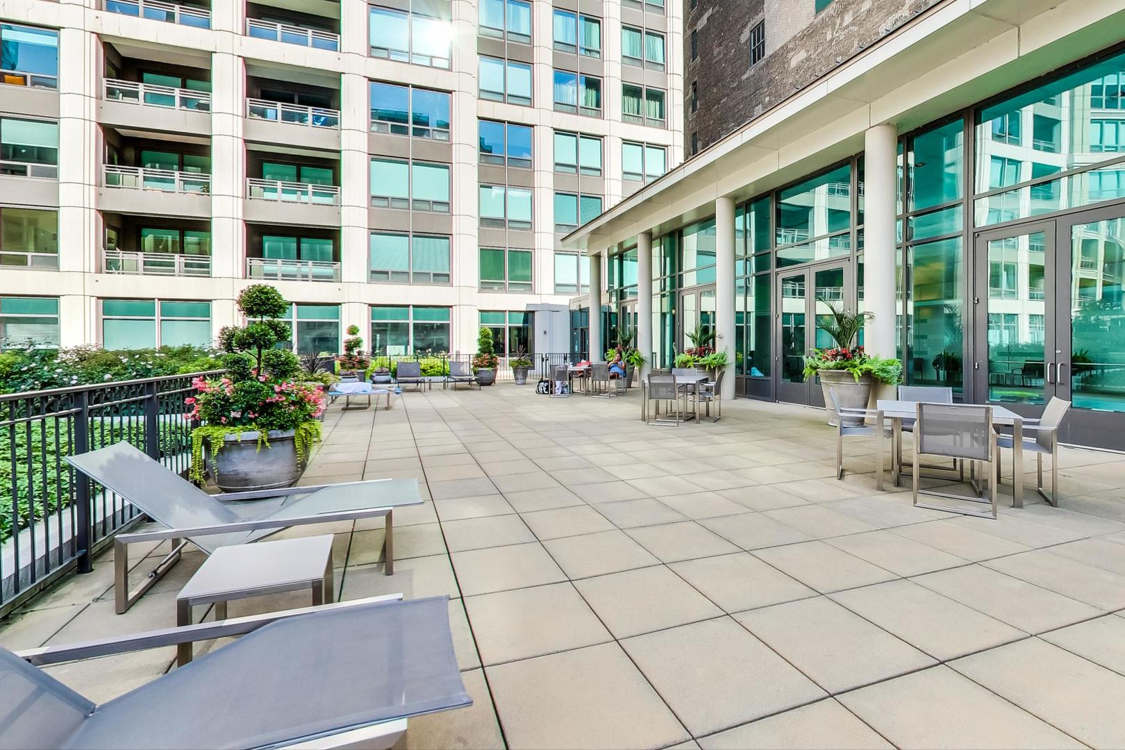 130 N Garland Court Unit: 1303