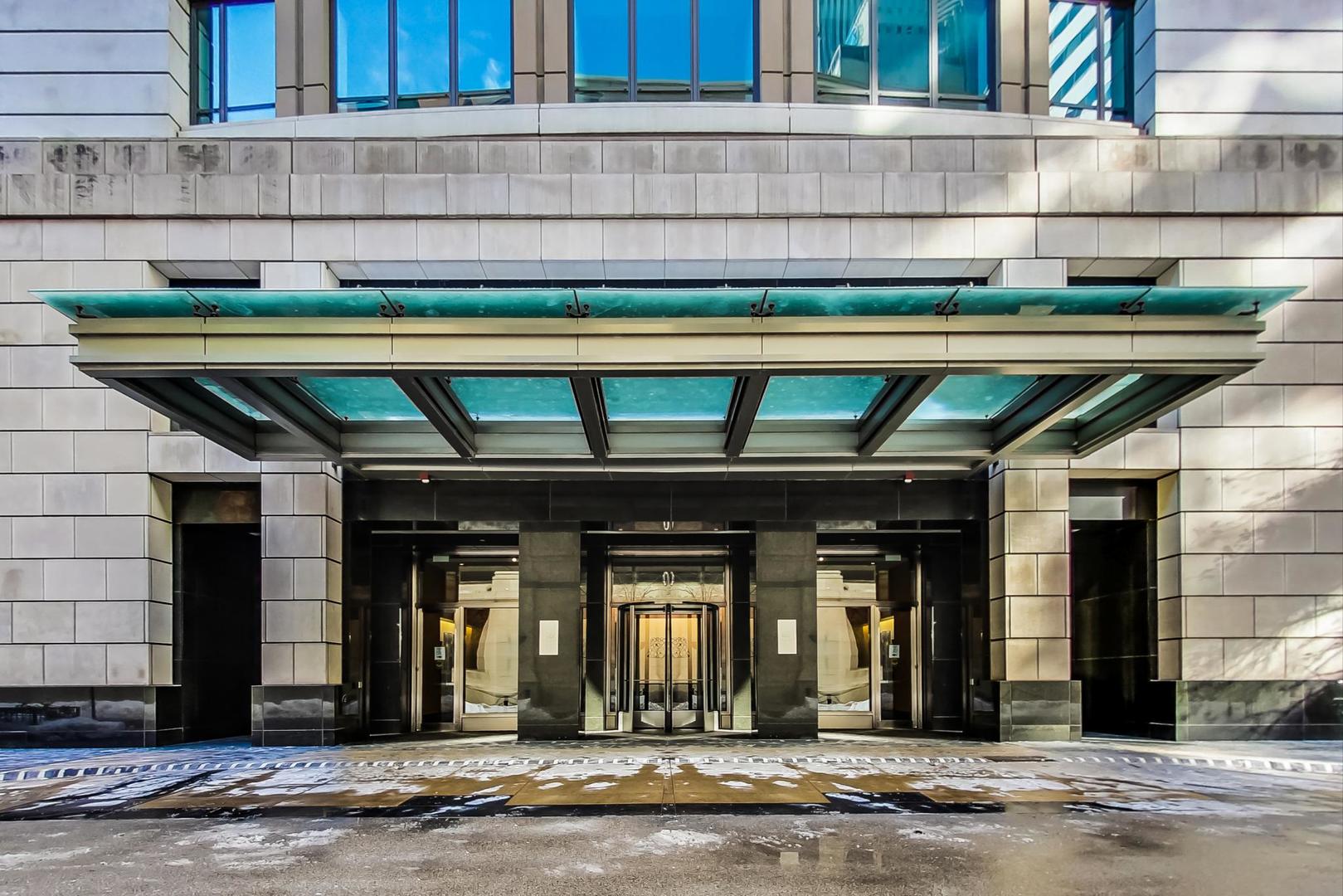 130 N Garland Court Unit: 1303