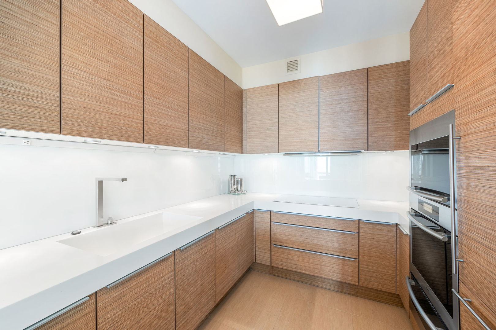 130 N Garland Court Unit: 1303