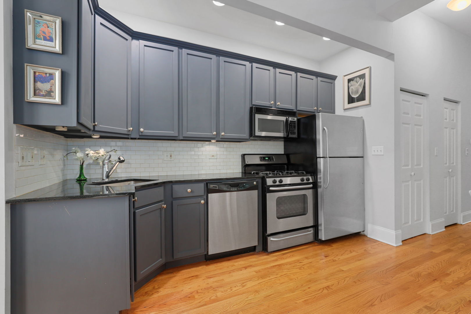 450 W Armitage Avenue Unit: 1