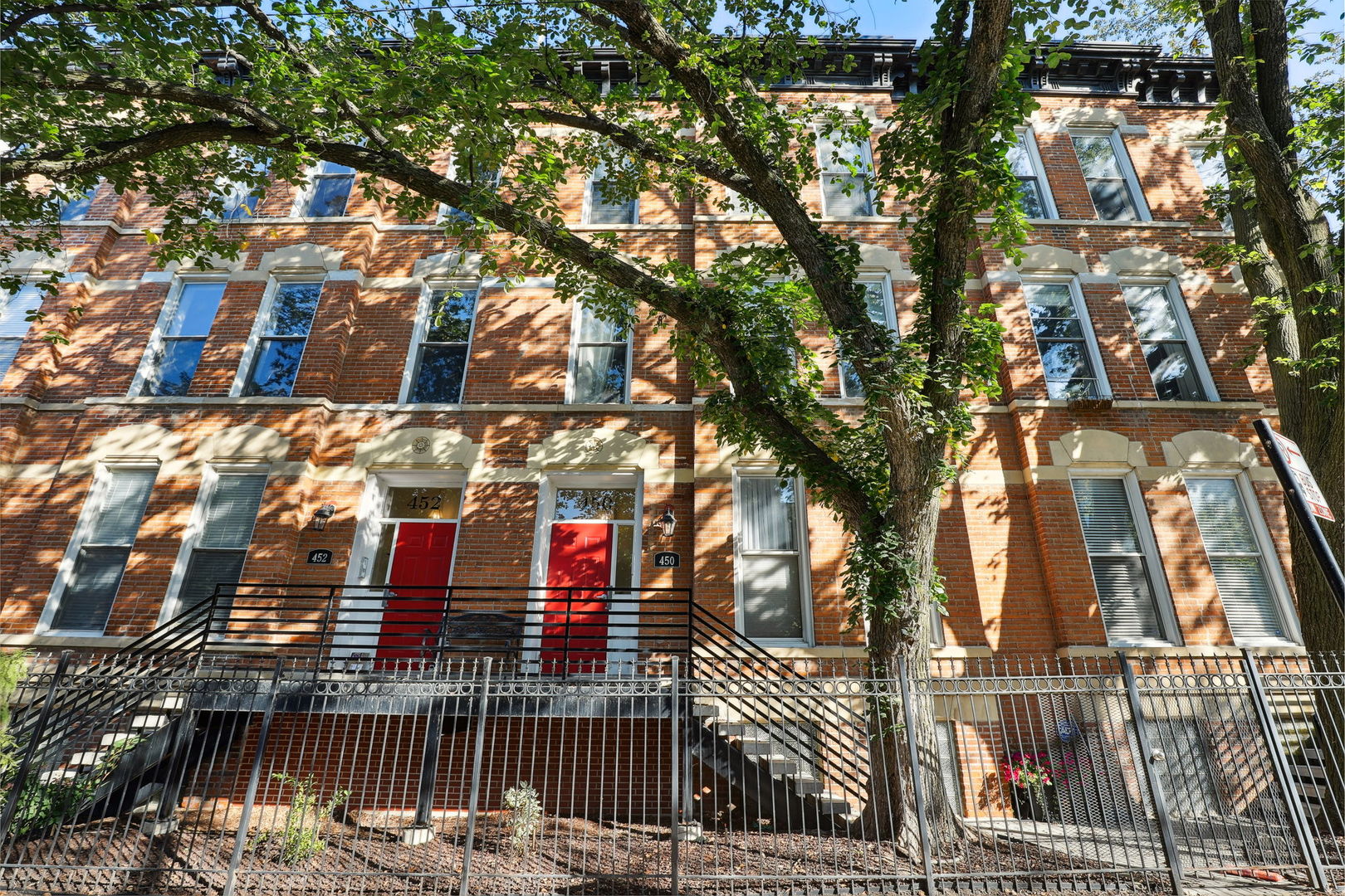 450 W Armitage Avenue Unit: 1