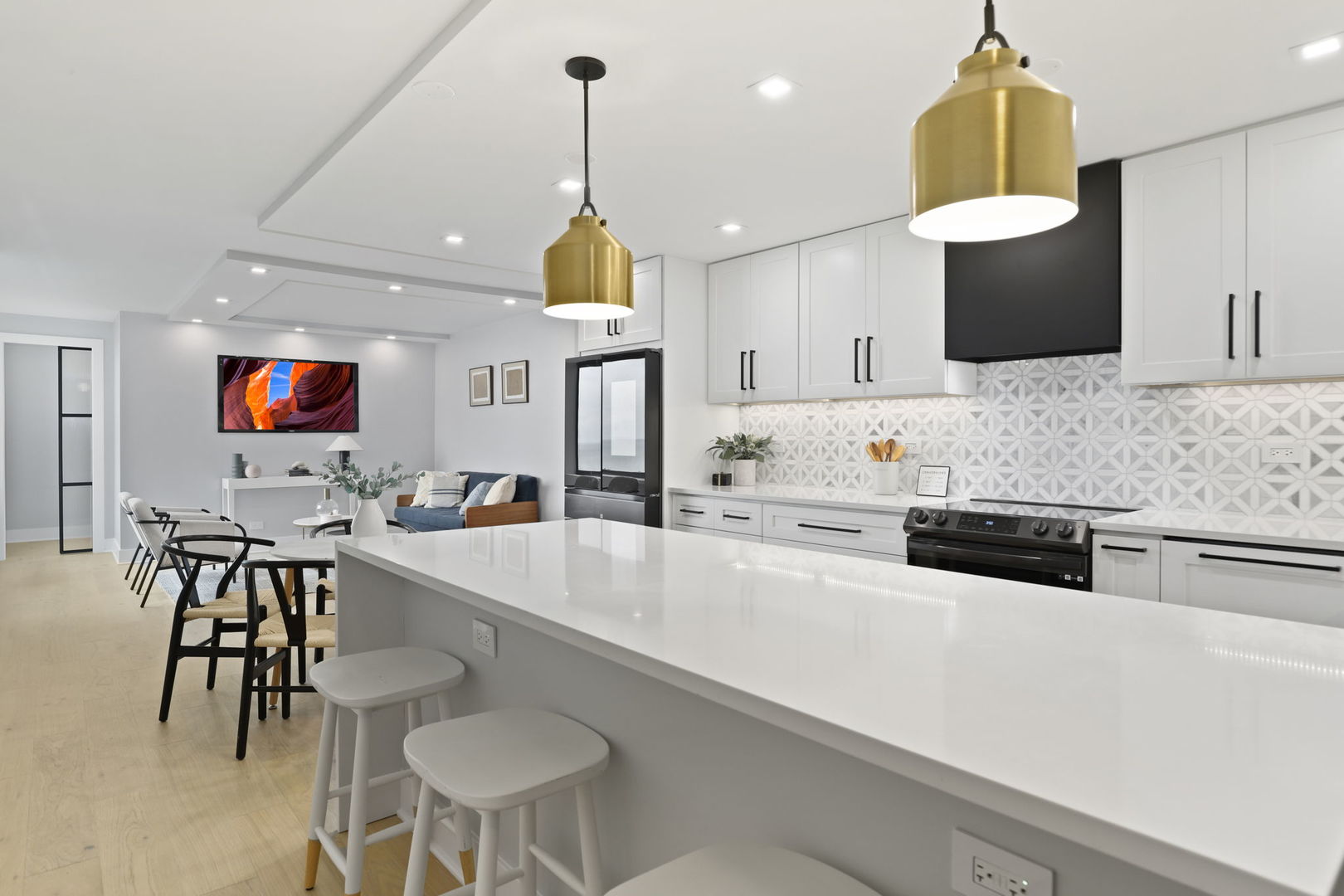 1850 N CLARK Street Unit: 2309
