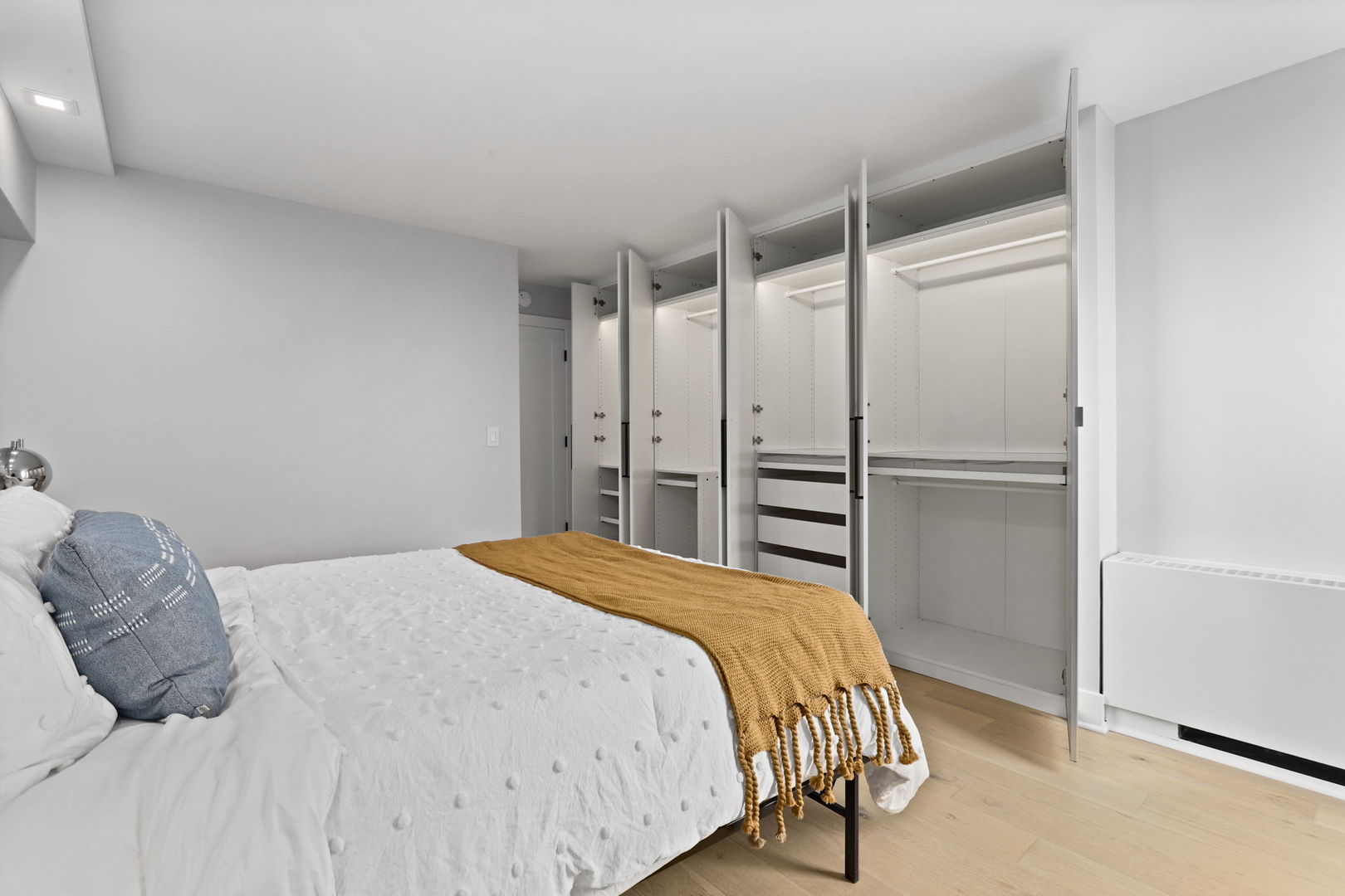 1850 N CLARK Street Unit: 2309