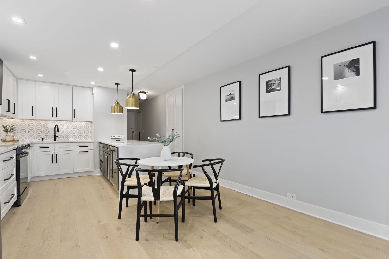 1850 N CLARK Street Unit: 2309