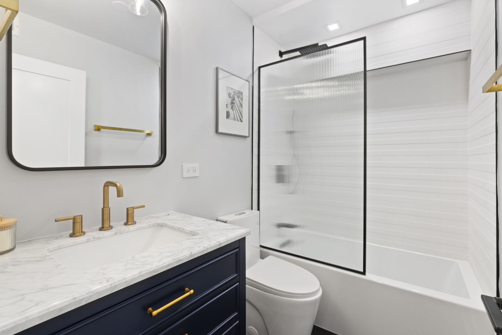 1850 N CLARK Street Unit: 2309