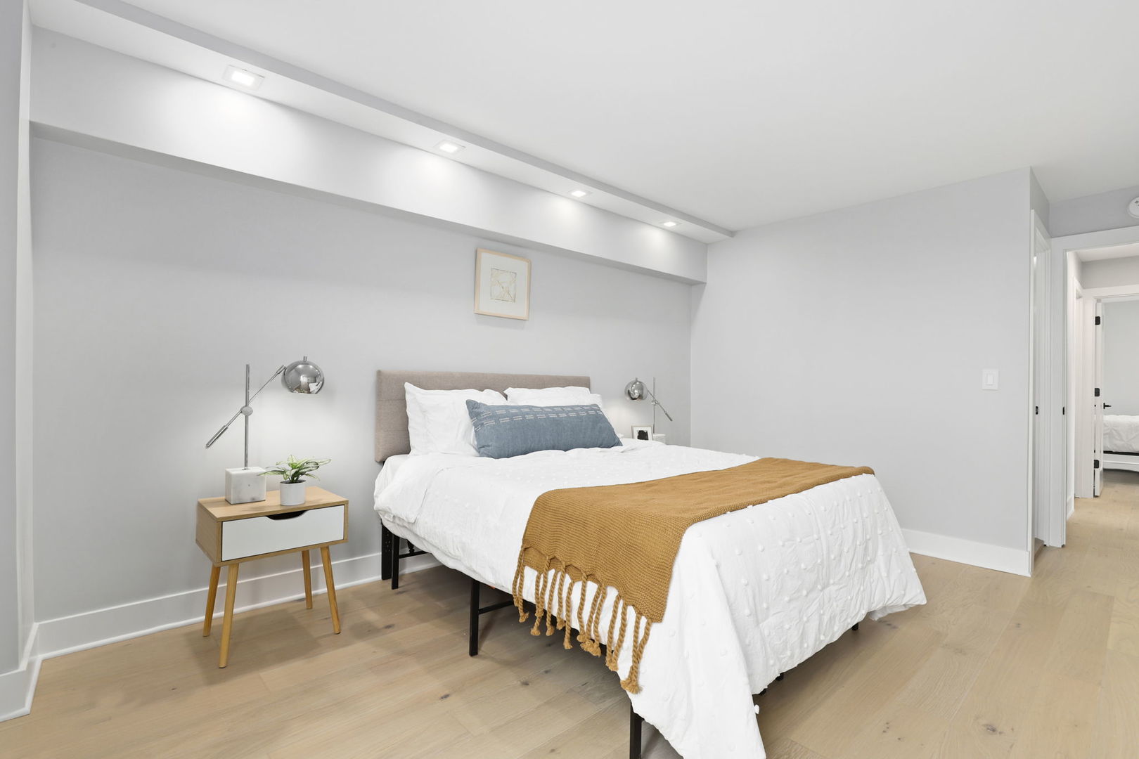 1850 N CLARK Street Unit: 2309