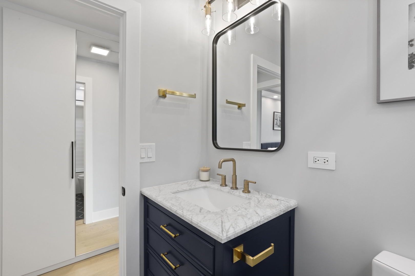 1850 N CLARK Street Unit: 2309