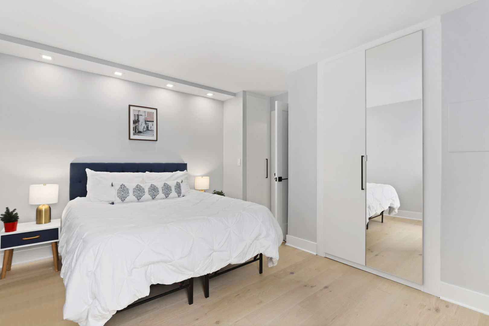 1850 N CLARK Street Unit: 2309