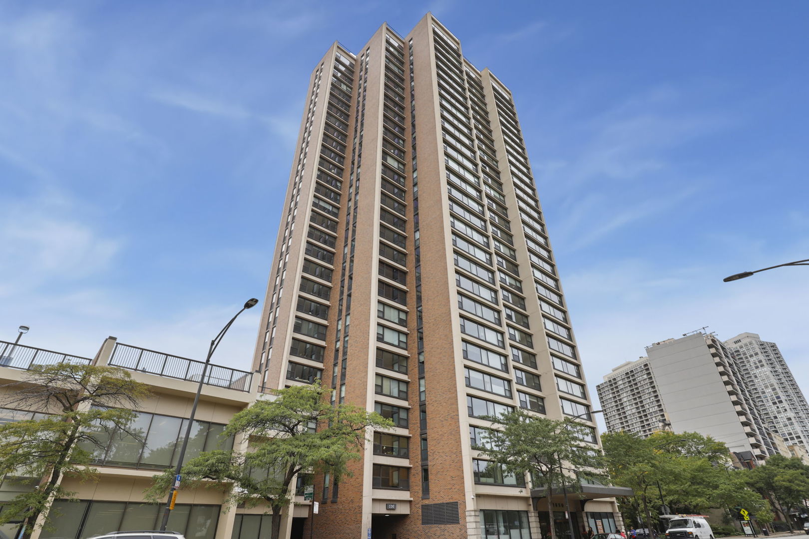 1850 N CLARK Street Unit: 2309