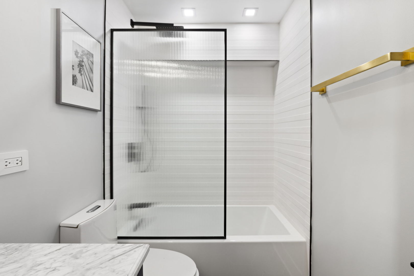 1850 N CLARK Street Unit: 2309