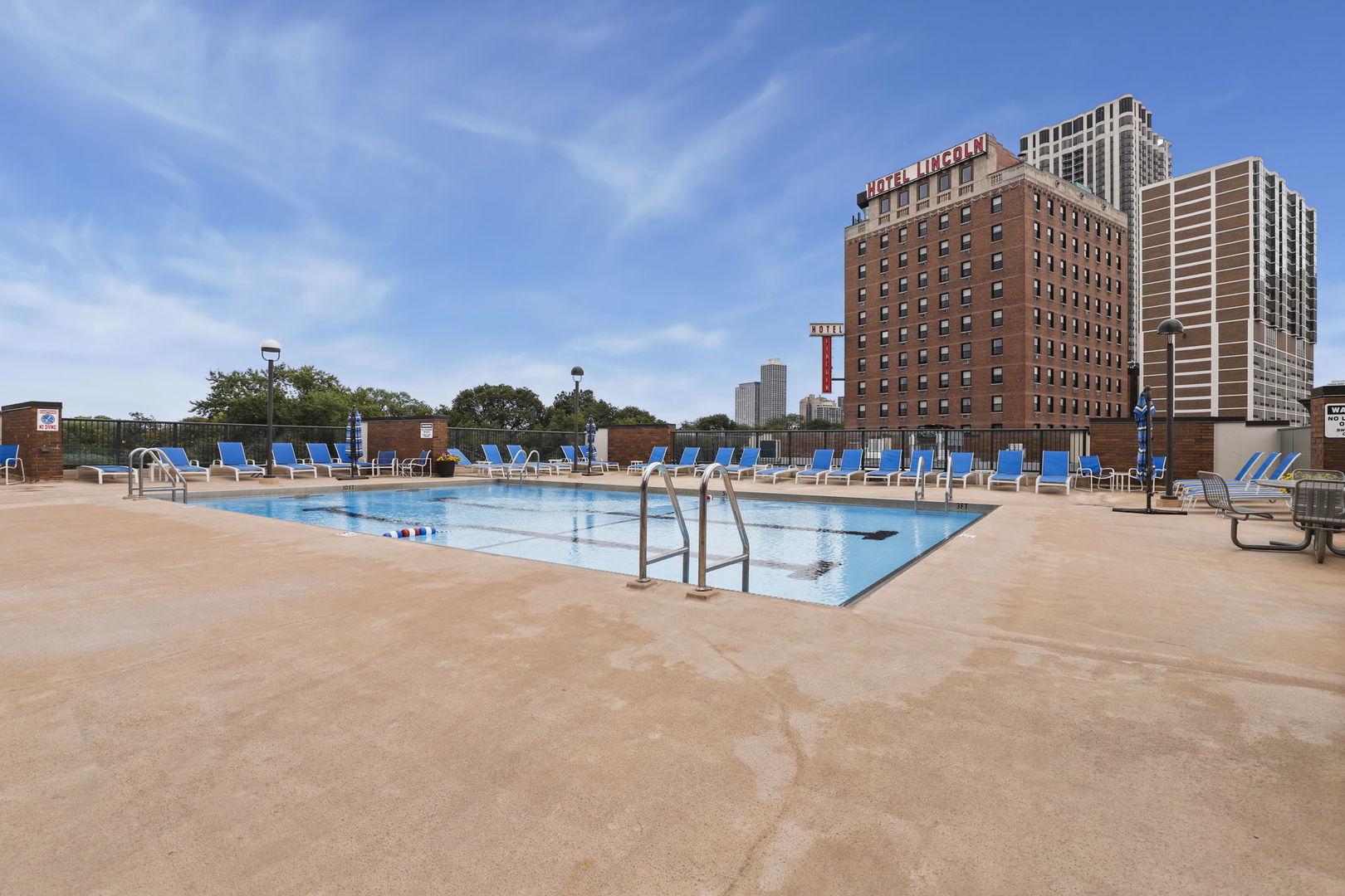 1850 N CLARK Street Unit: 2309