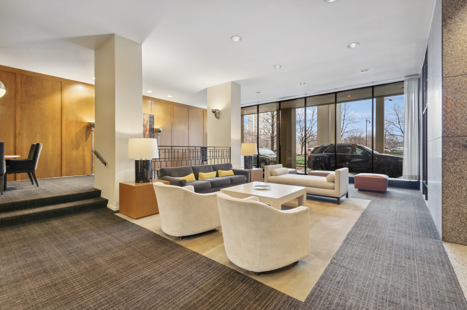 2626 N Lakeview Avenue Unit: 3812