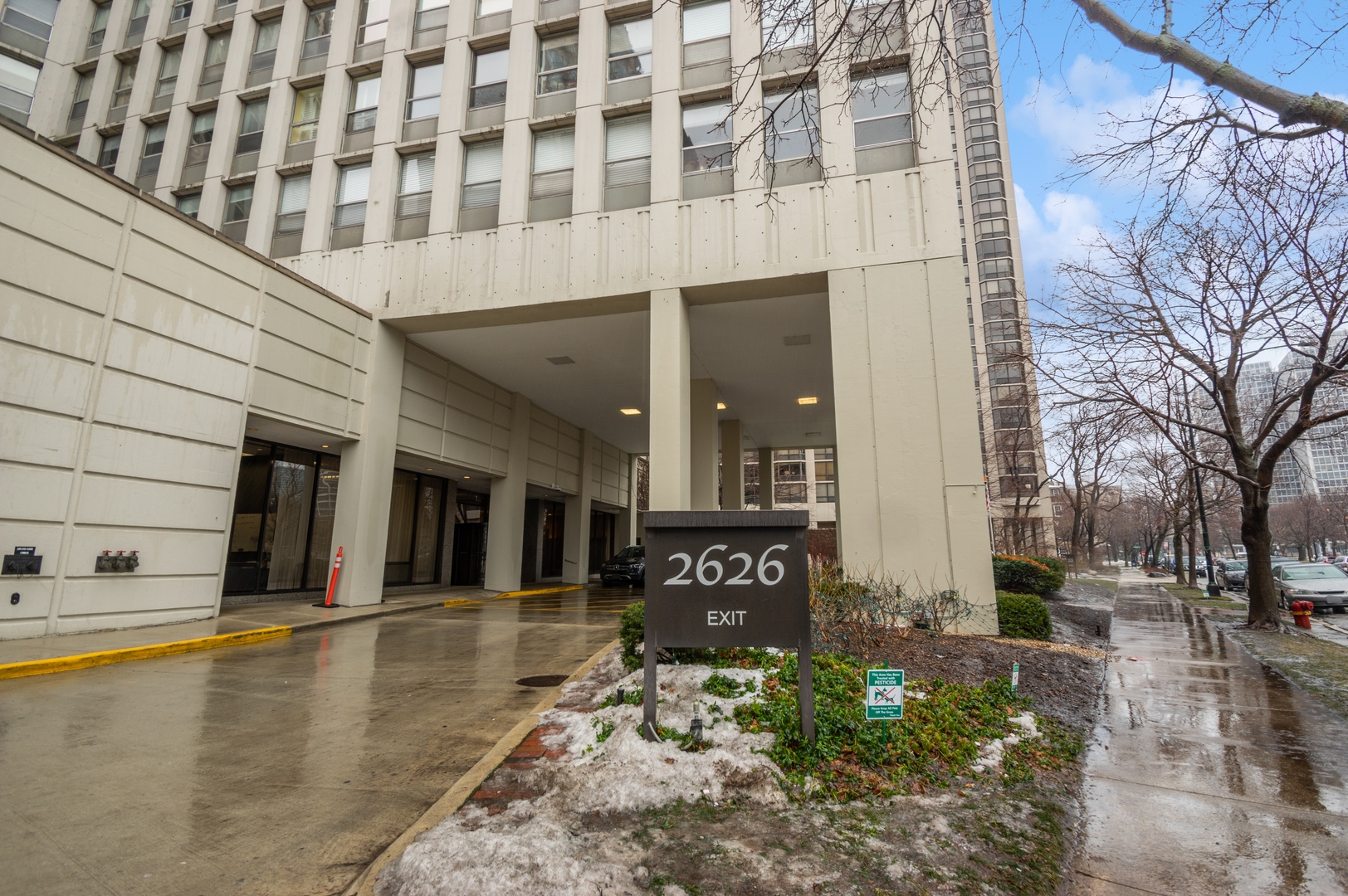 2626 N Lakeview Avenue Unit: 3812
