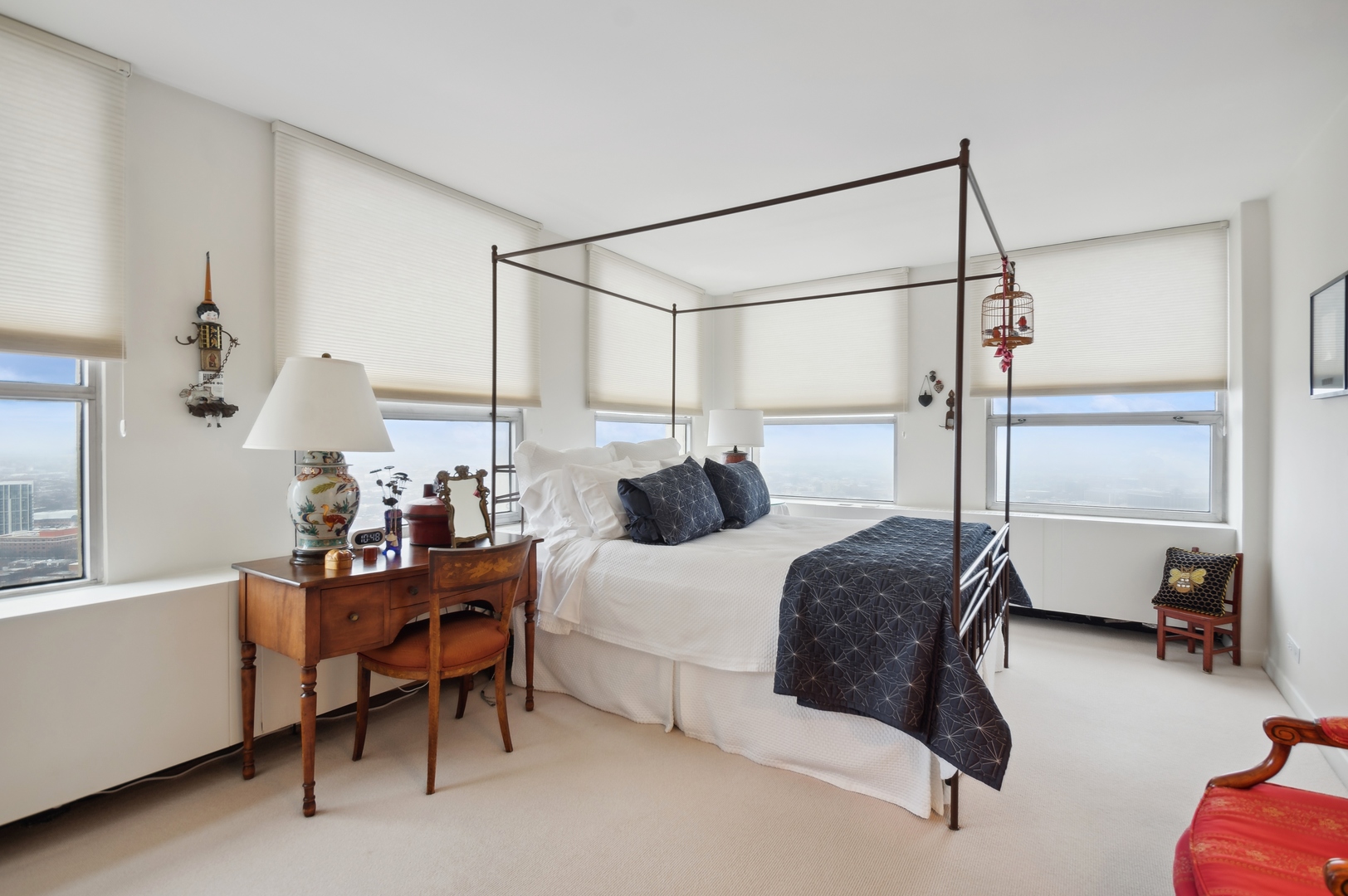 2626 N Lakeview Avenue Unit: 3812