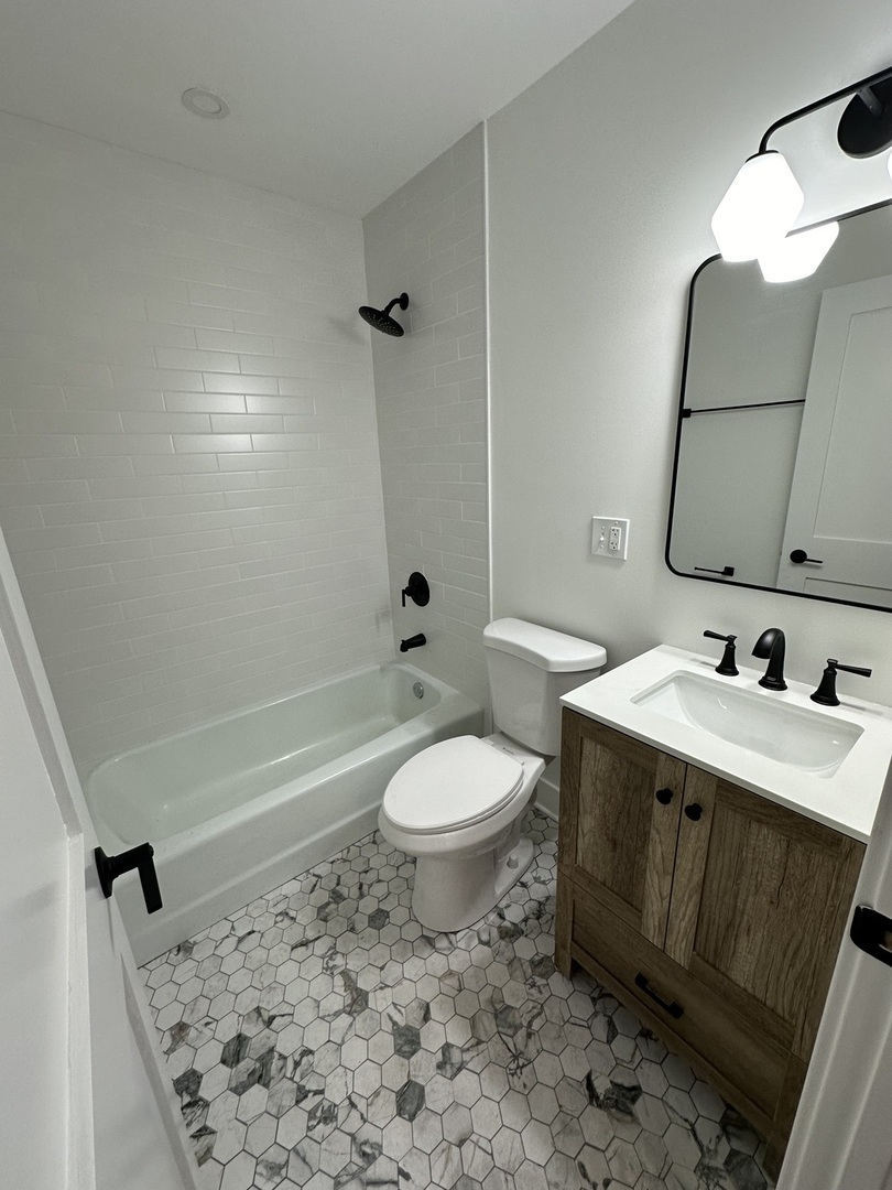 1915 N Cleveland Avenue Unit: D