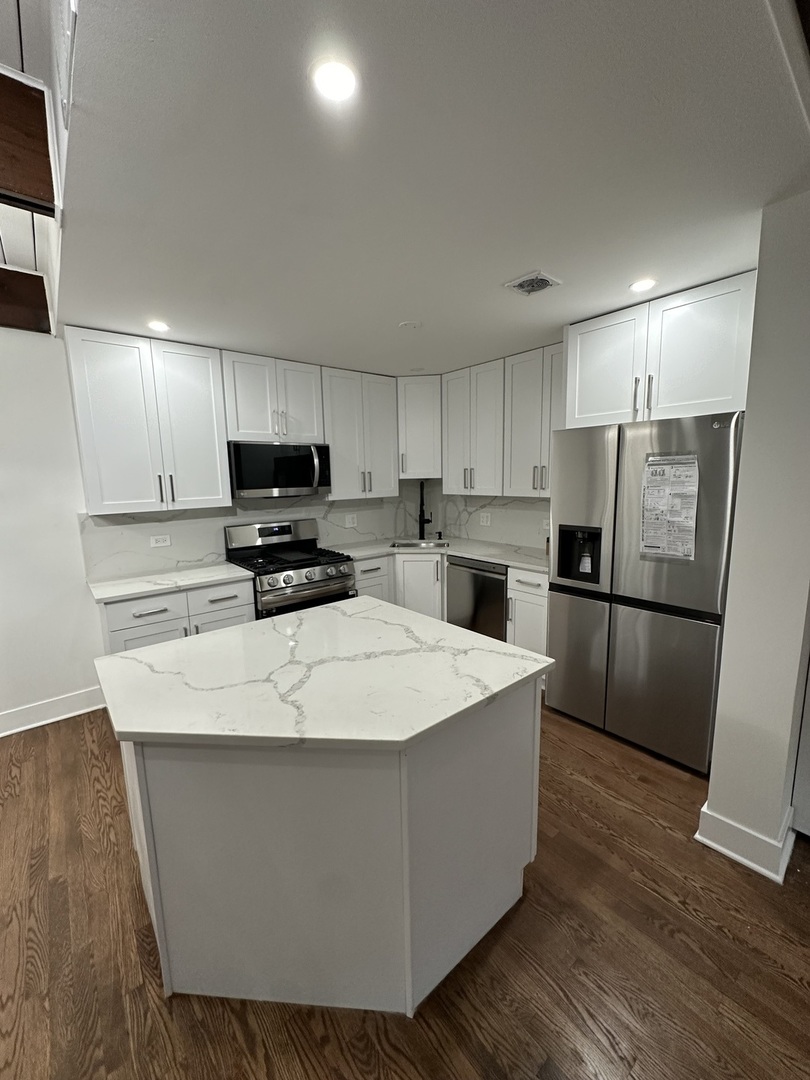 1915 N Cleveland Avenue Unit: D