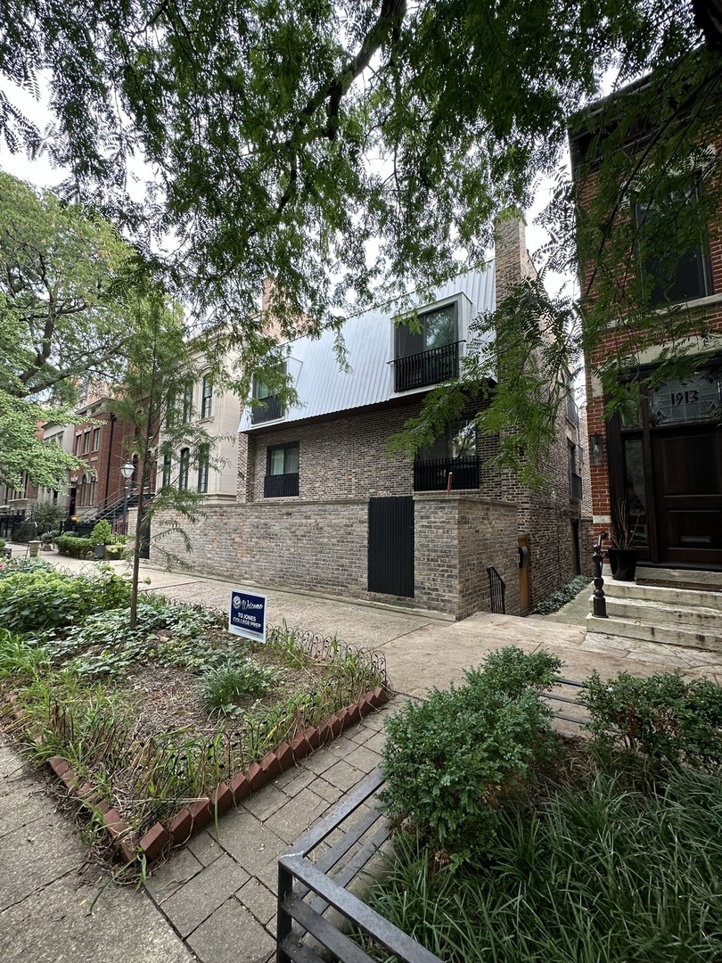 1915 N Cleveland Avenue Unit: D