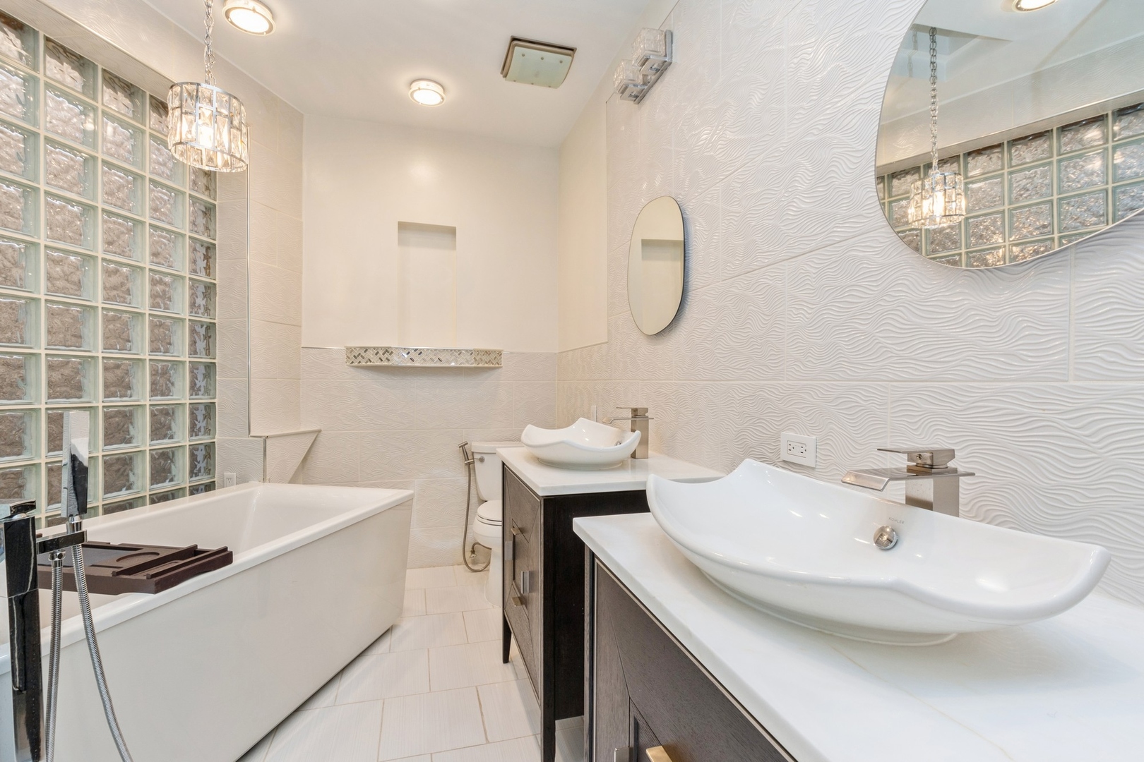 4941 S Vincennes Avenue Unit: 2