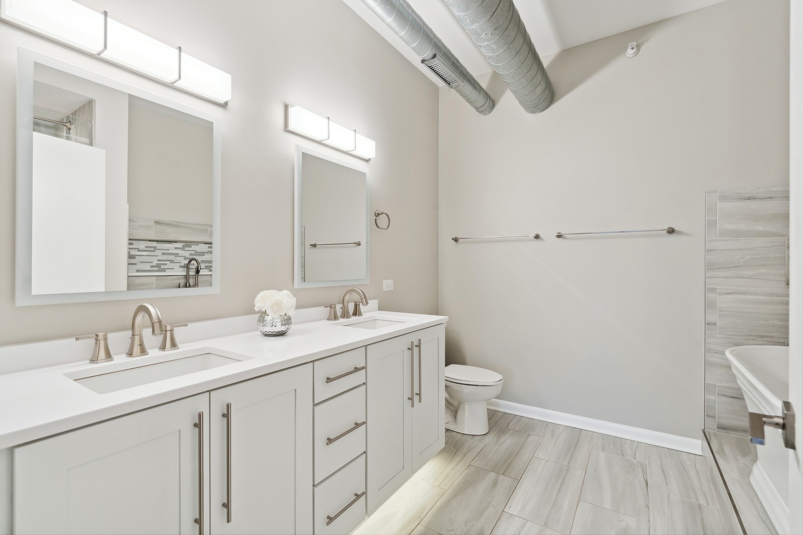 1200 W MONROE Street Unit: 904