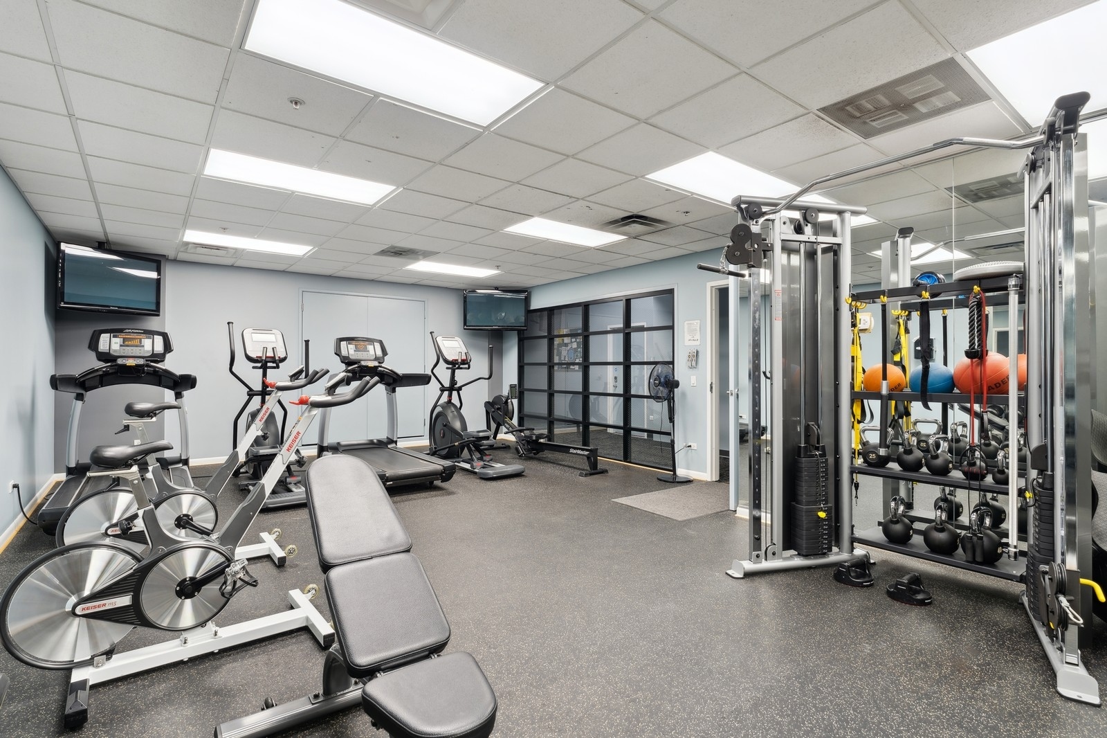 1200 W MONROE Street Unit: 904