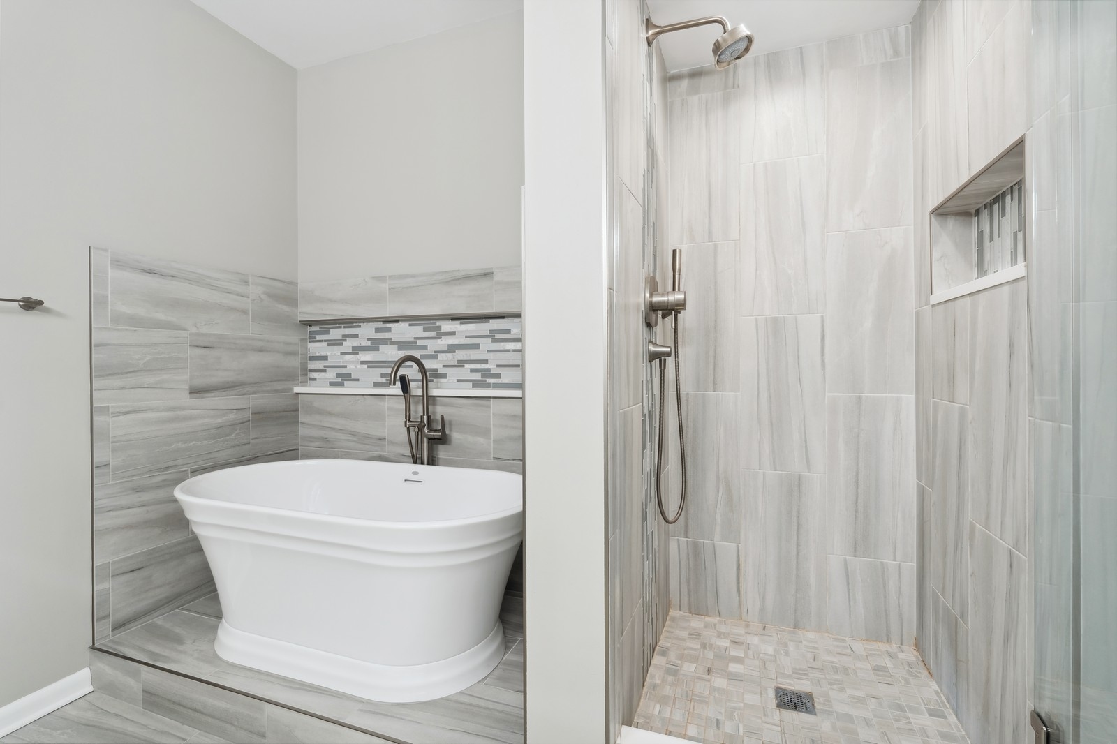 1200 W MONROE Street Unit: 904