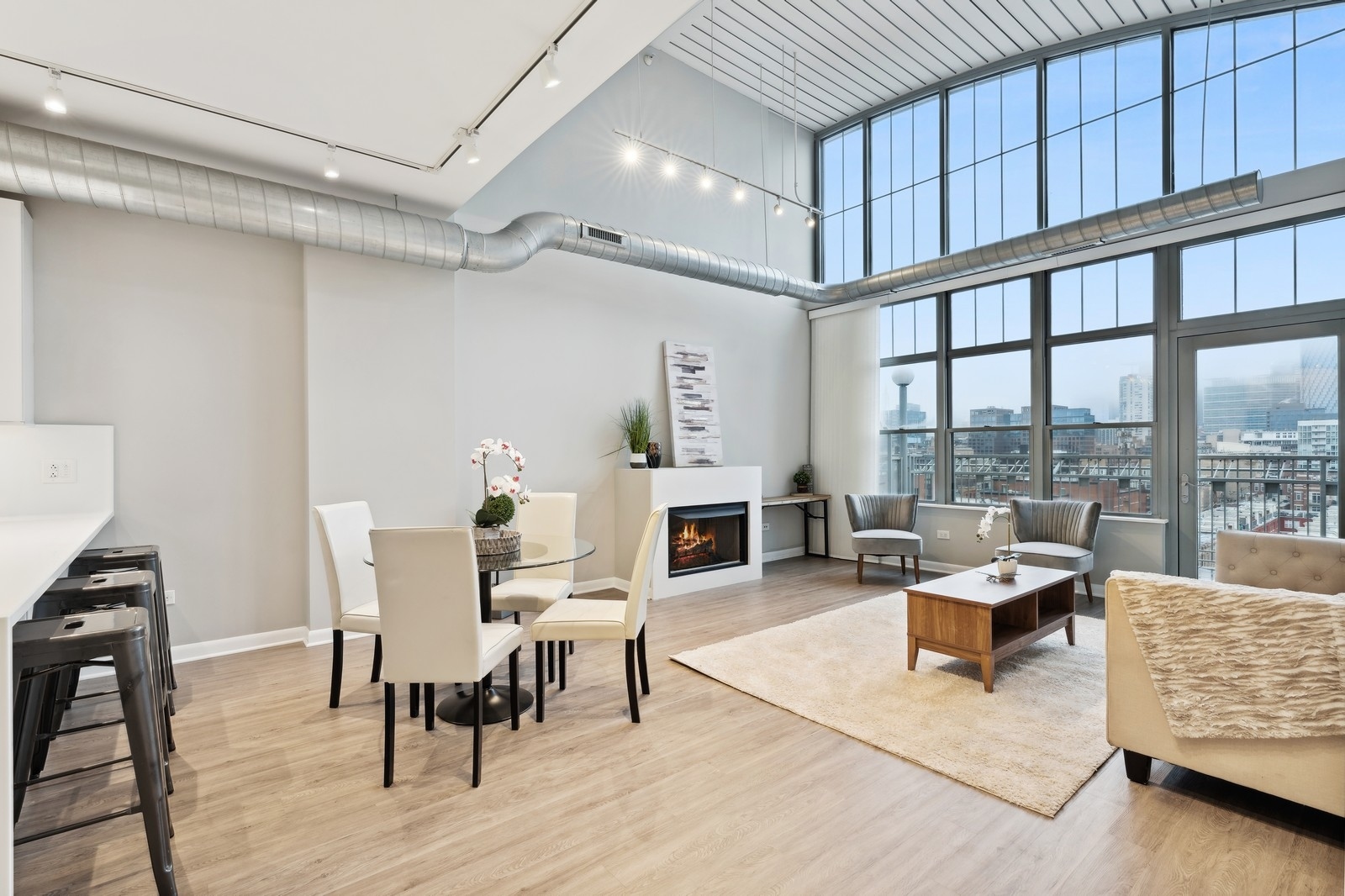 1200 W MONROE Street Unit: 904