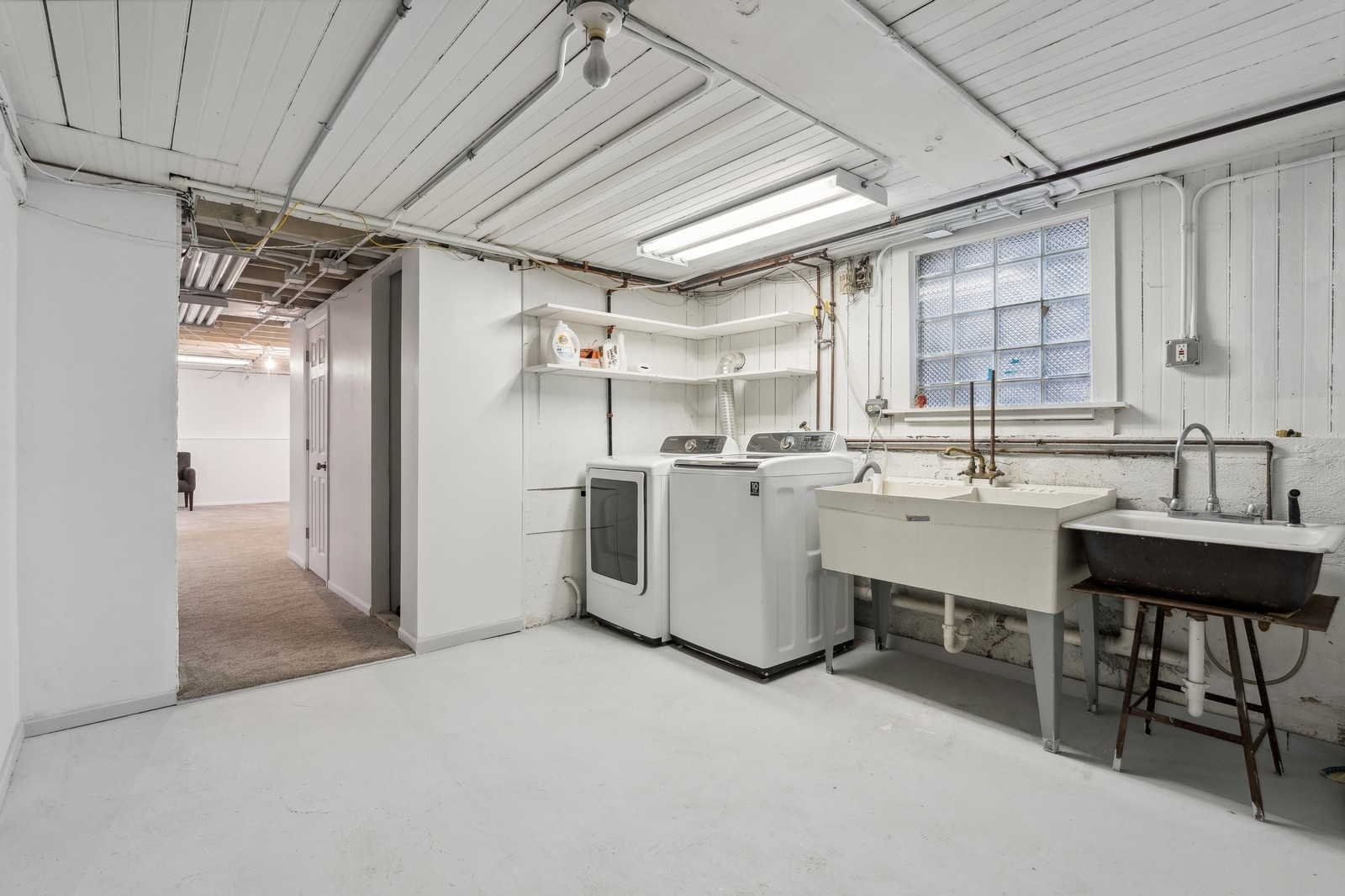 4338 N RIDGEWAY Avenue