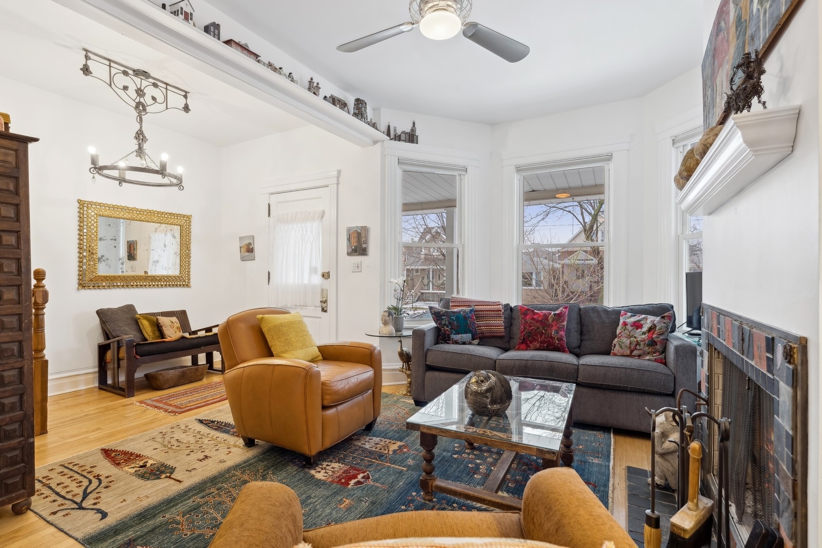 4338 N RIDGEWAY Avenue