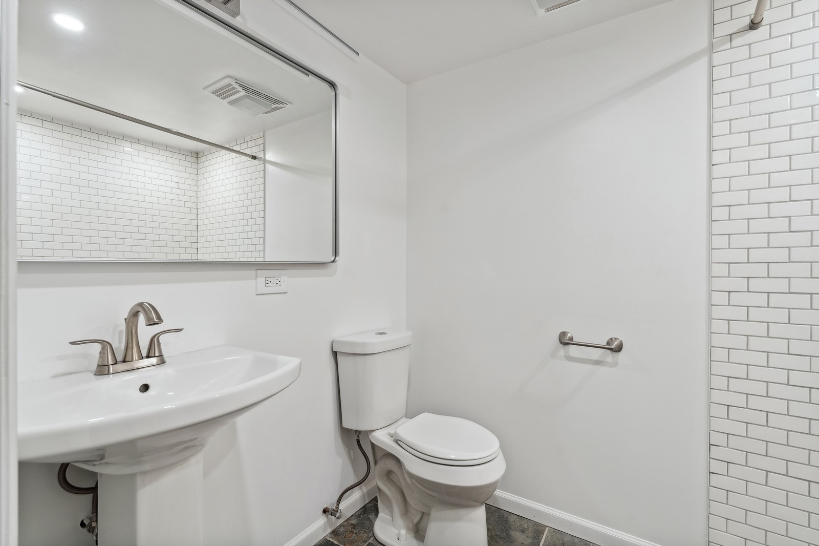 4338 N RIDGEWAY Avenue