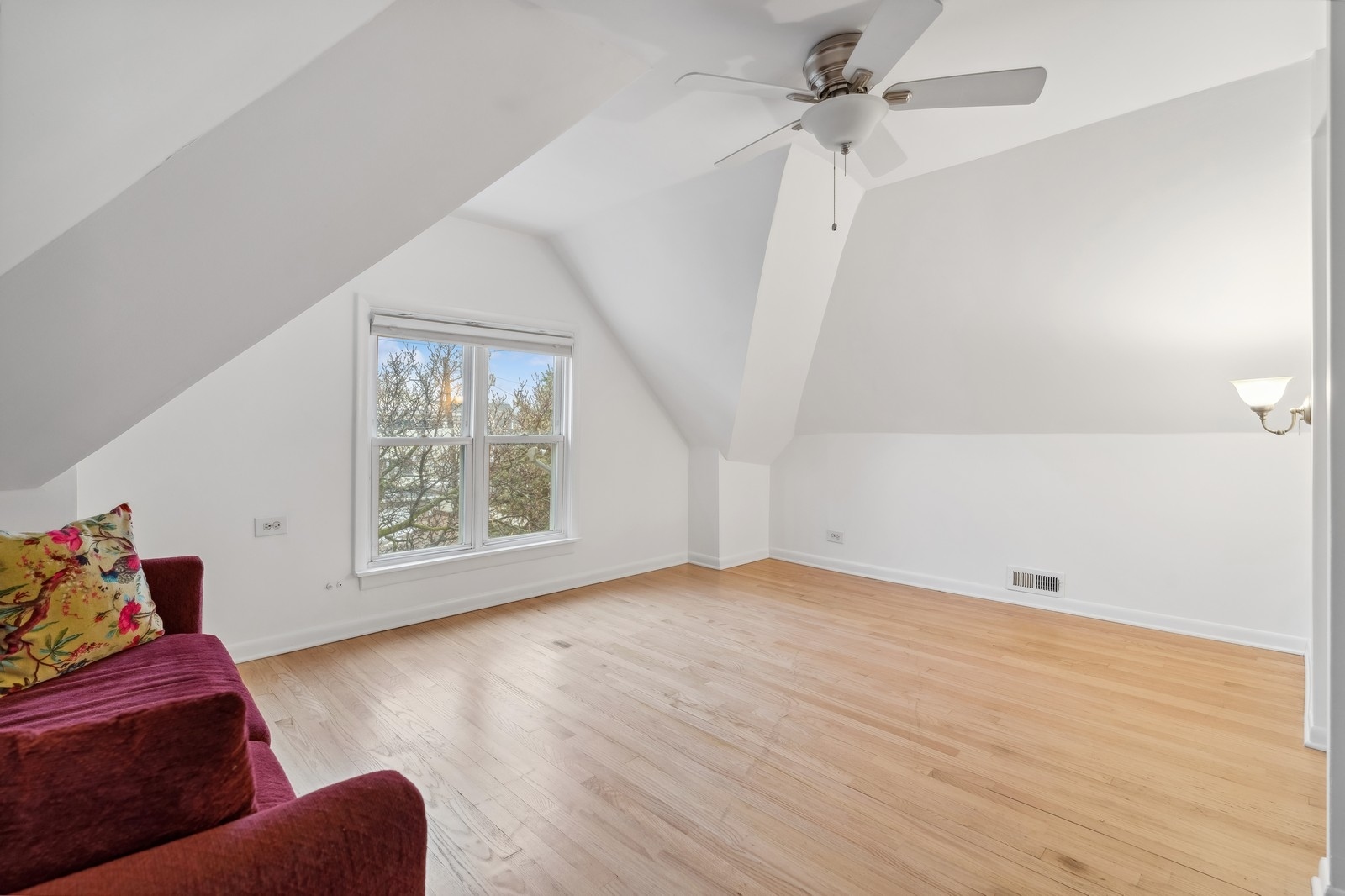 4338 N RIDGEWAY Avenue