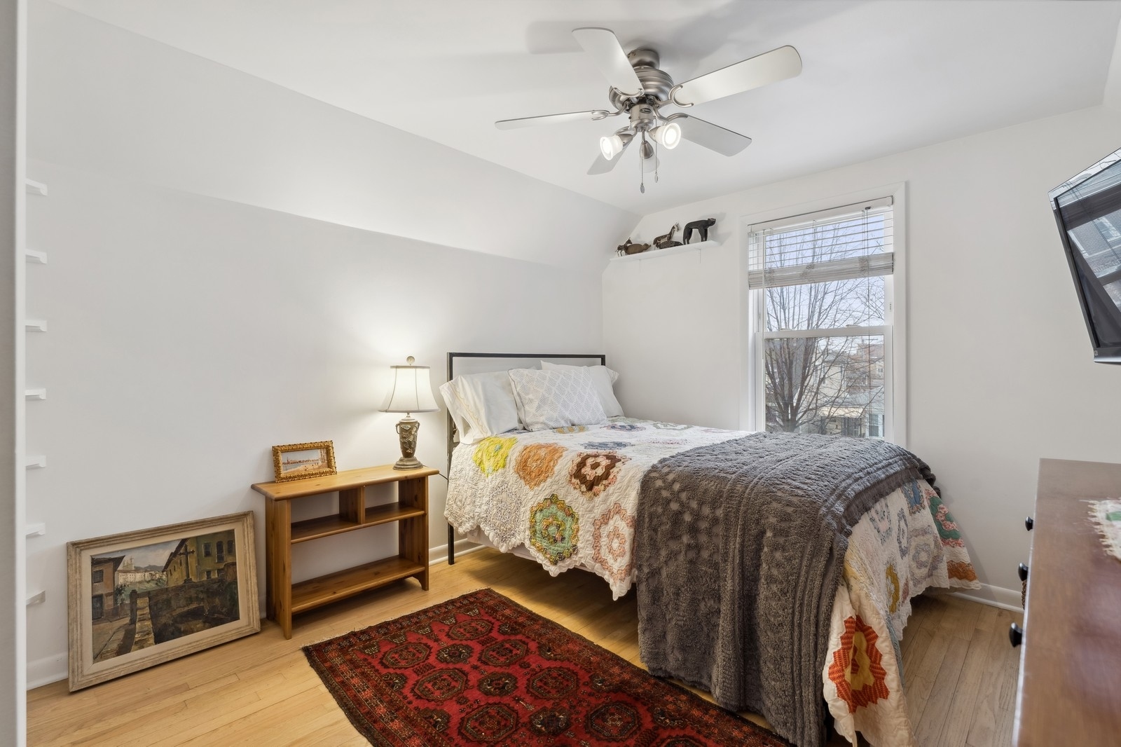 4338 N RIDGEWAY Avenue