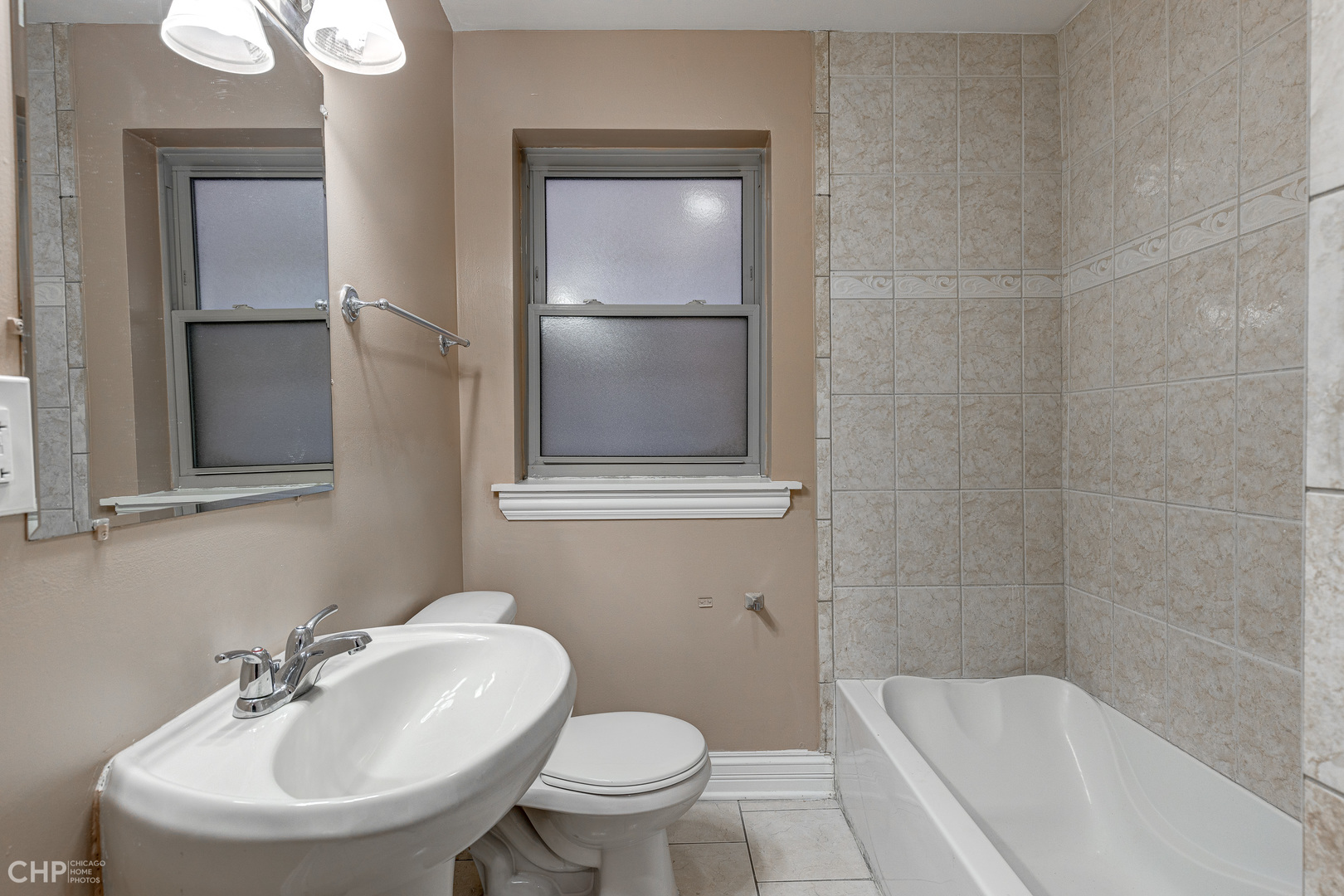 4938 S King Drive Unit: 2