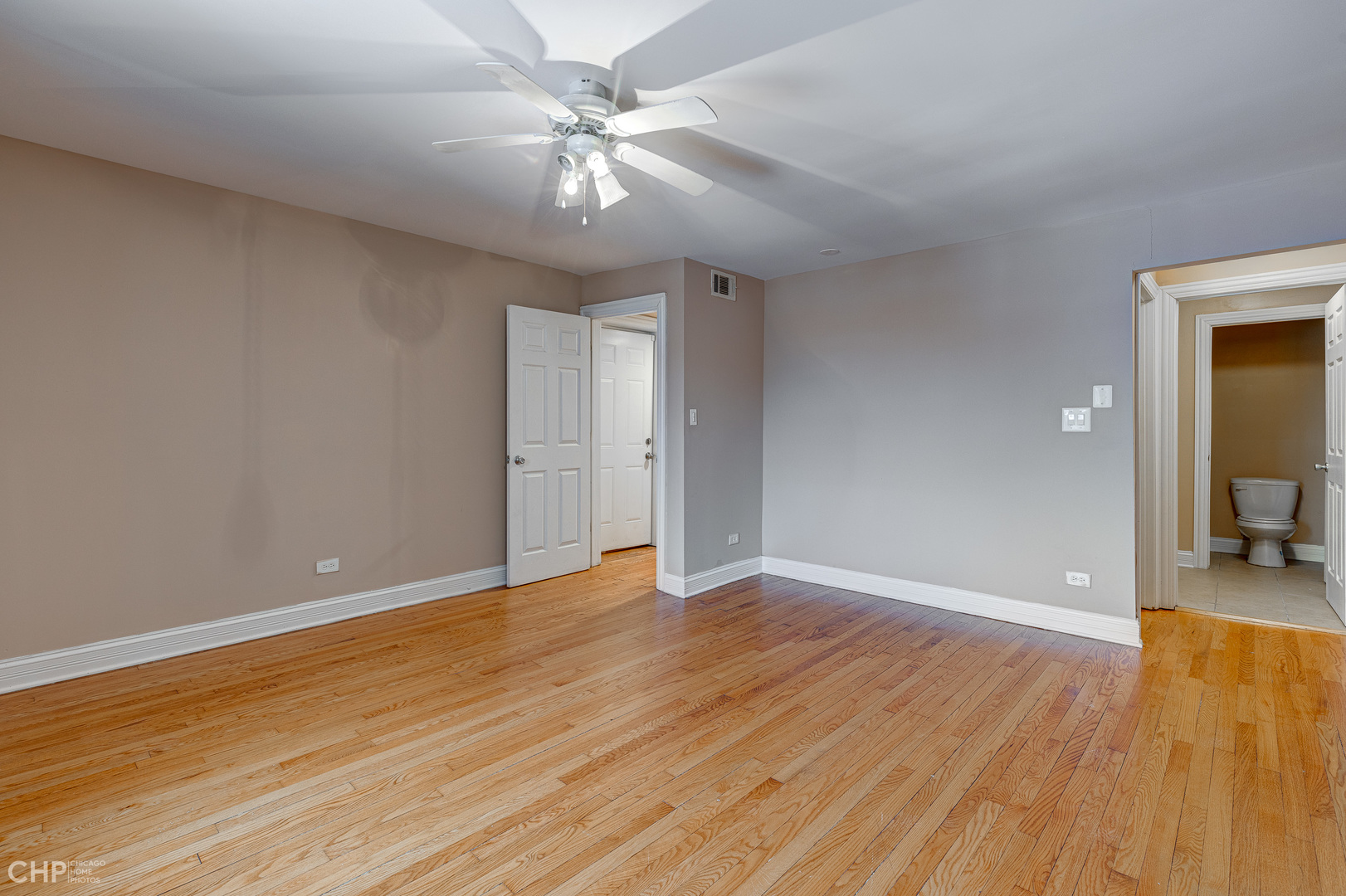 4938 S King Drive Unit: 2
