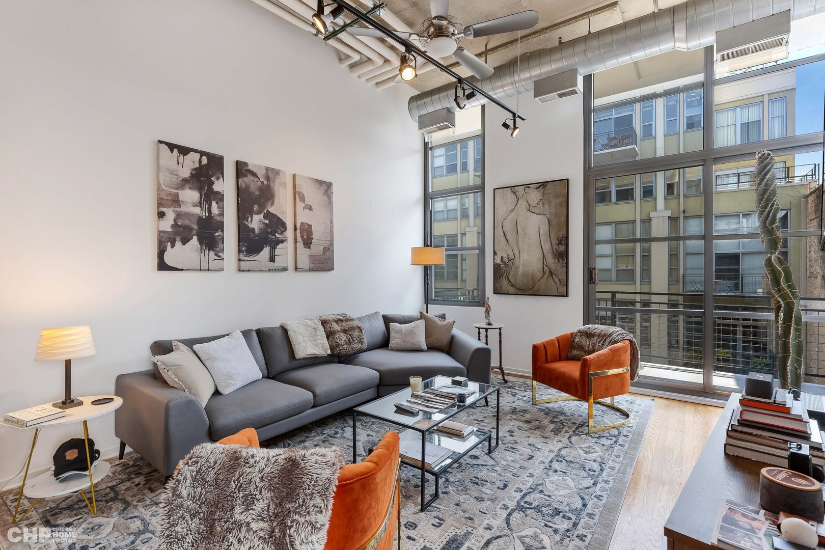 900 N KINGSBURY Street Unit: 901